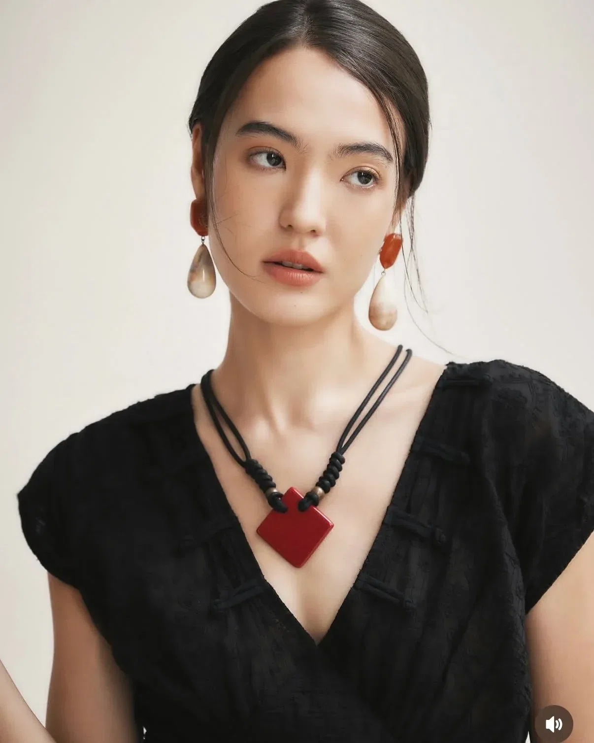 Đầm Thi đen - size L (shop có màu xanh lá M L, màu kem M L và màu đen L) 5