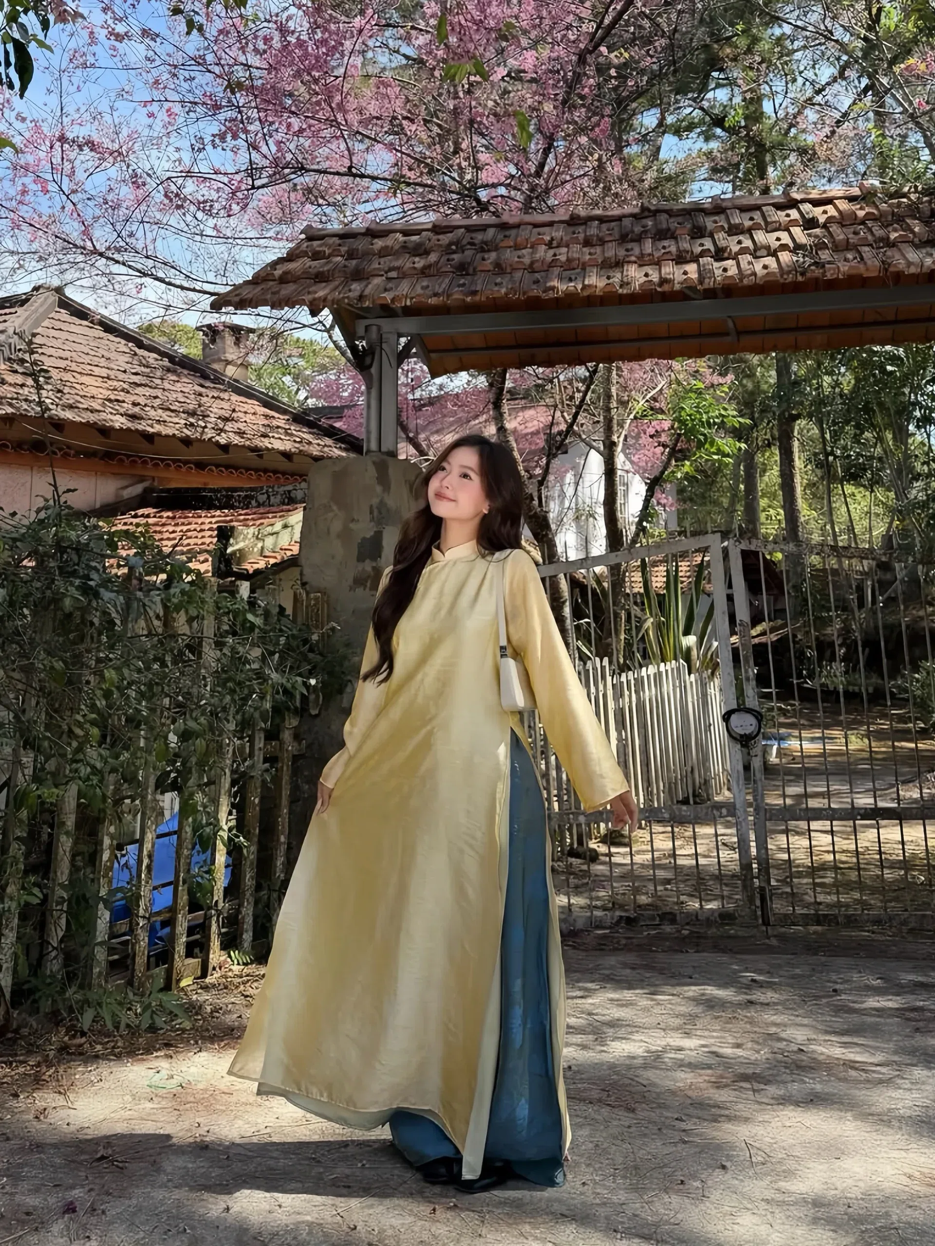 WEPRETTY ÁO DÀI TẰM size M màu vàng bơ - xanh coban 1