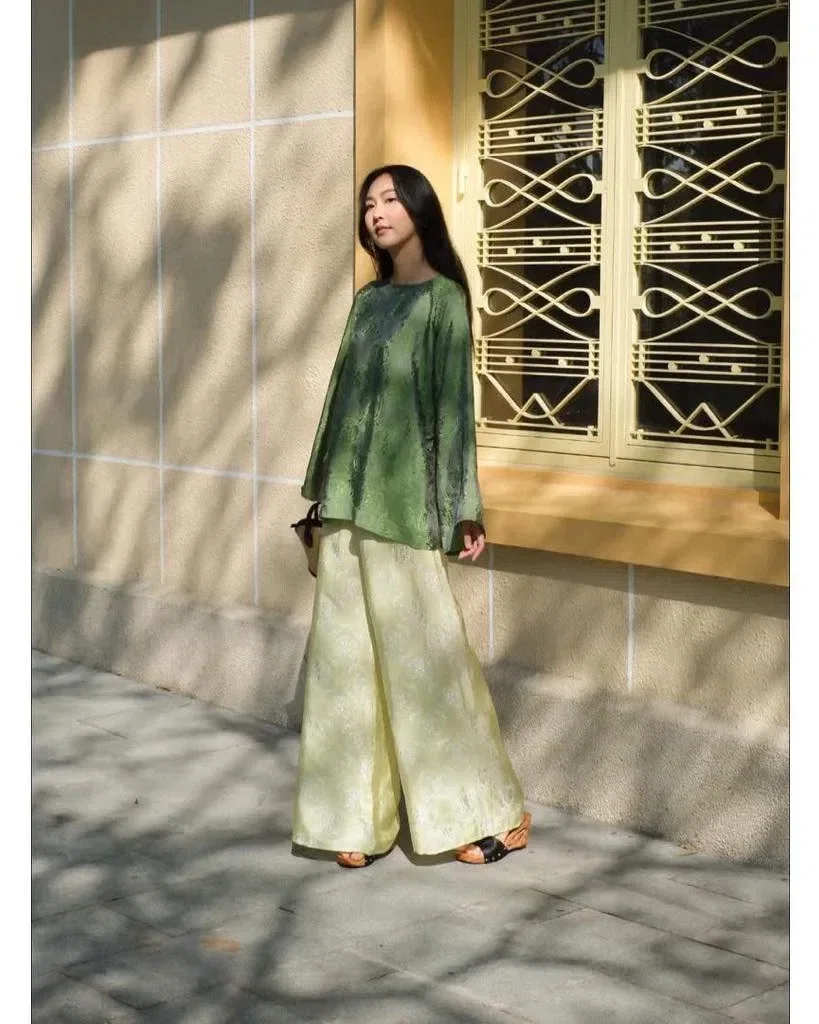 🦢 Brand: 

Chi phí thuê: 250.000/ 24h
Giá niêm yết:
Size: M

Đặt lịch giữ mẫu t 2