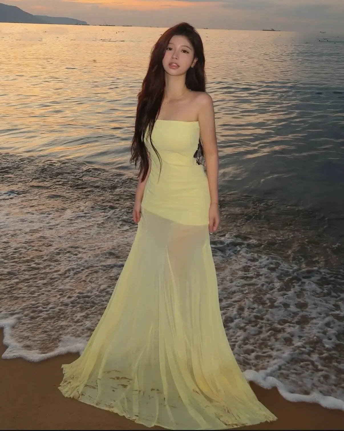 Cho thuê váy vàng dài size L 13