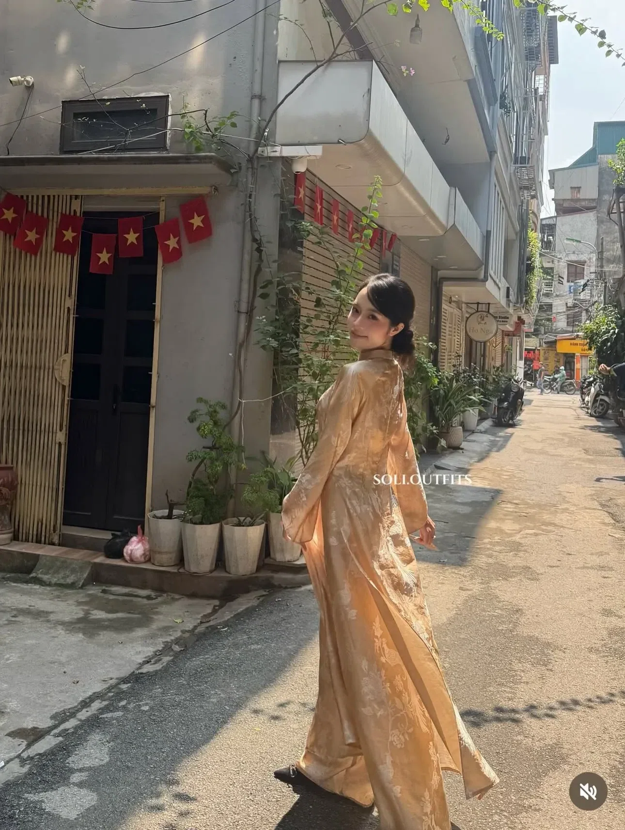 Áo dài Khổng Tước | @soli.outfits 4