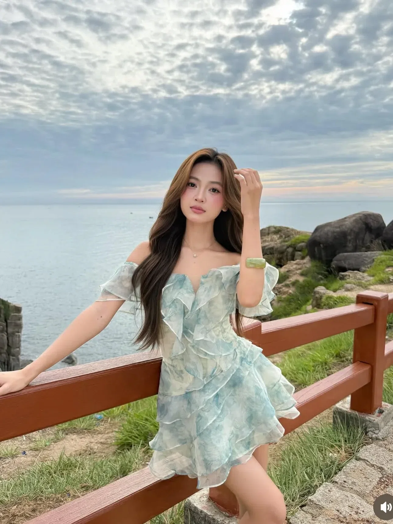 Đồ hè năm nay xinh lắm ạ💐🌷
__________________________
𝐌𝐚̂̃𝐮 𝐭𝐡𝐮𝐞̂: 𝟑𝟓 6