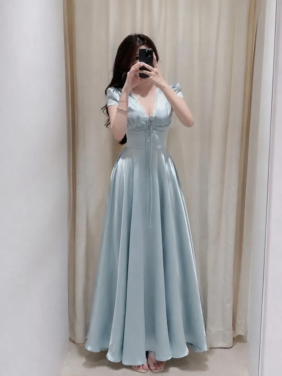 Đồ hè năm nay xinh lắm ạ💐🌷
__________________________
𝐌𝐚̂̃𝐮 𝐭𝐡𝐮𝐞̂: 𝟑𝟓 4