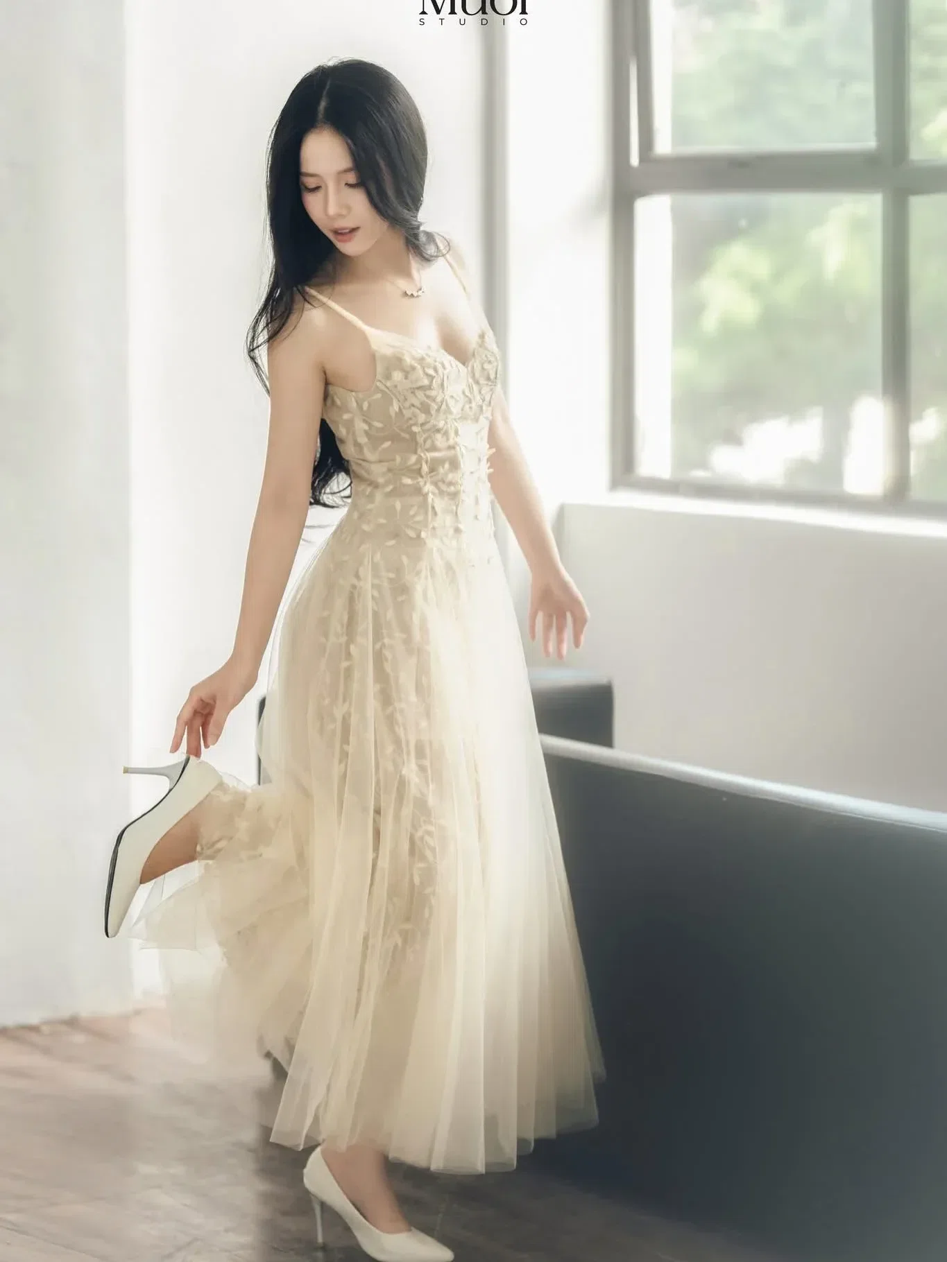 Beige Lace Dress - size M 10
