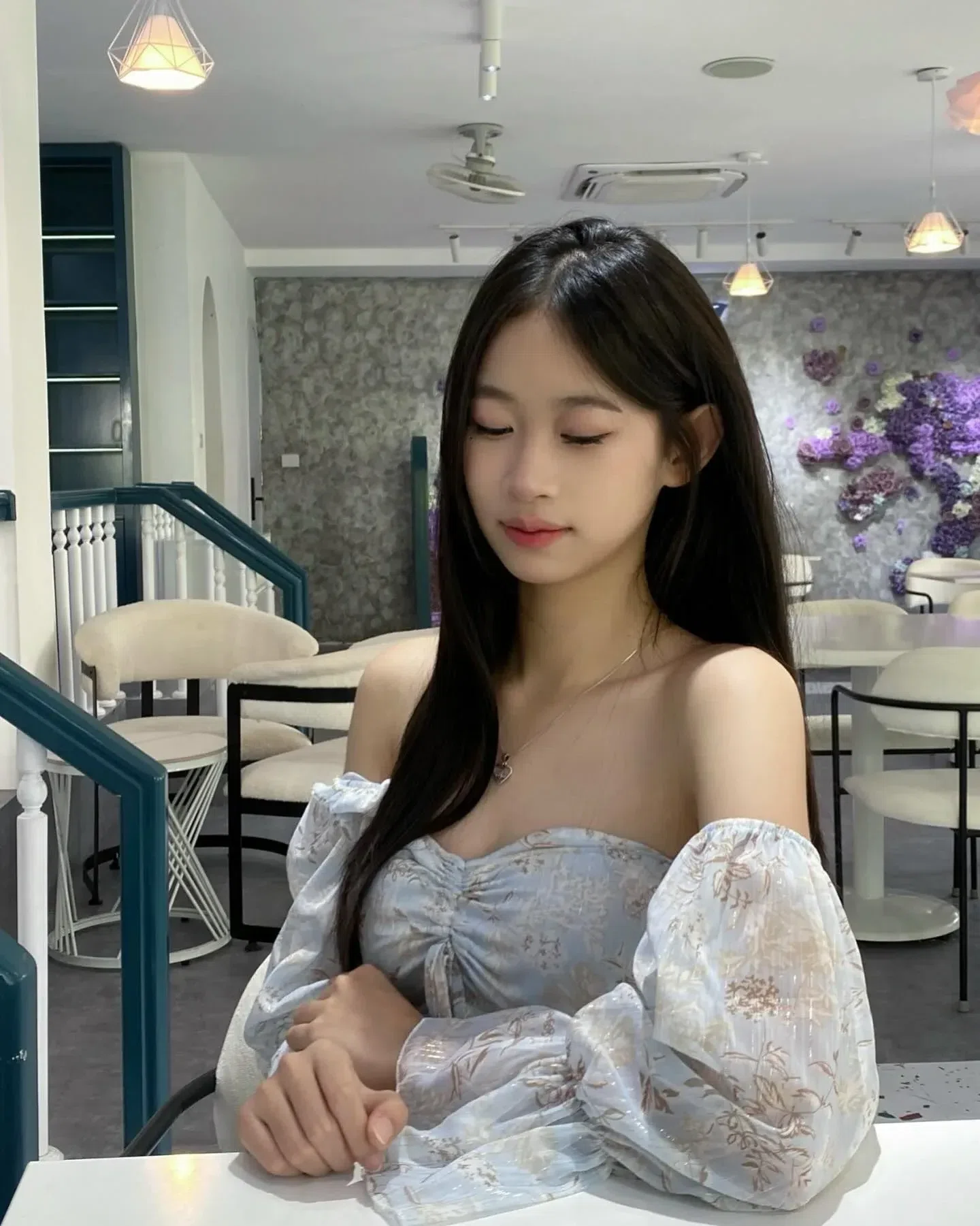 Fback of a pretty girl 3