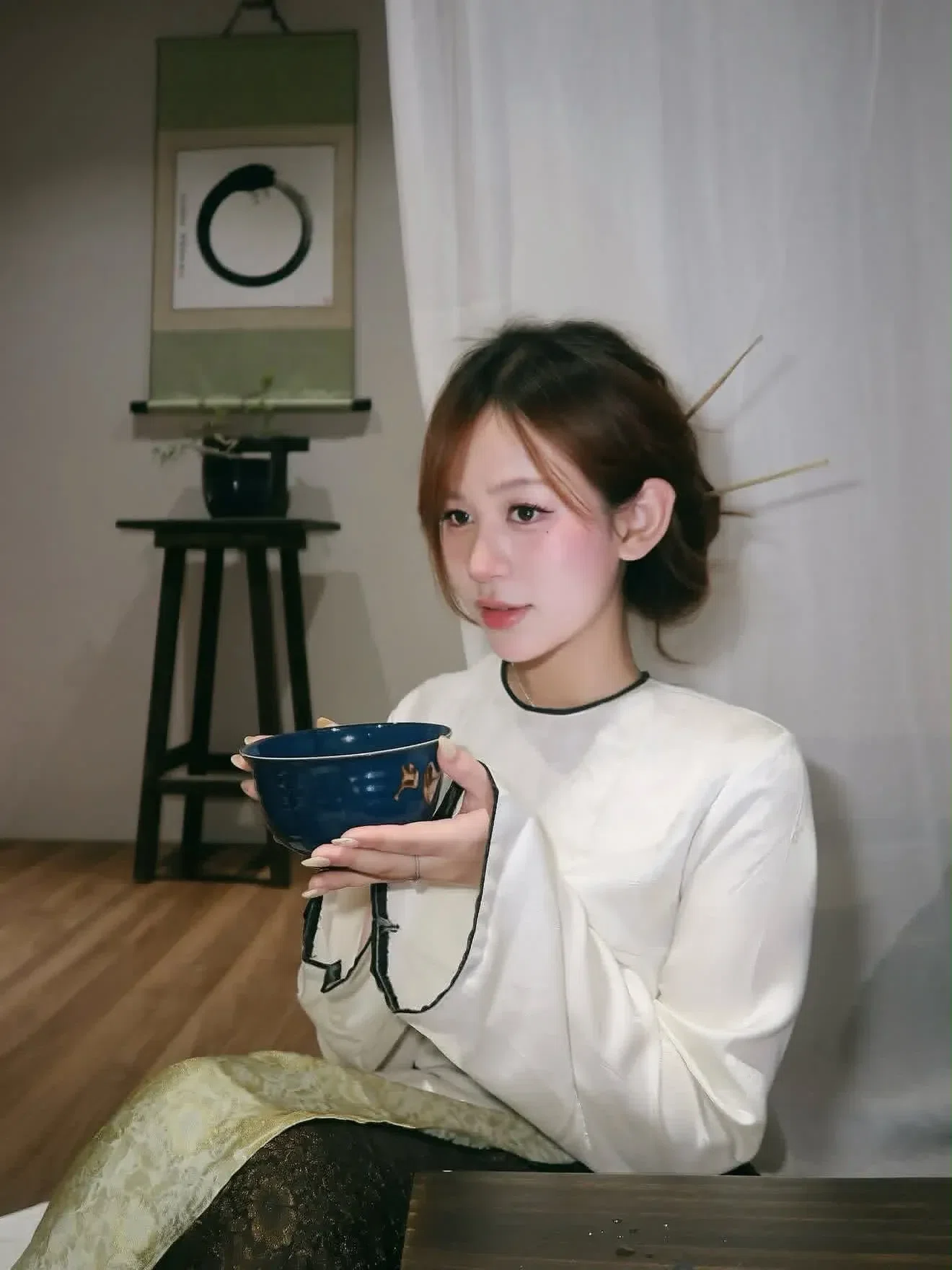 Áo xinh cổ mặc e có bán nhaaa . 650/set e có đủ size s/m ạ . 1