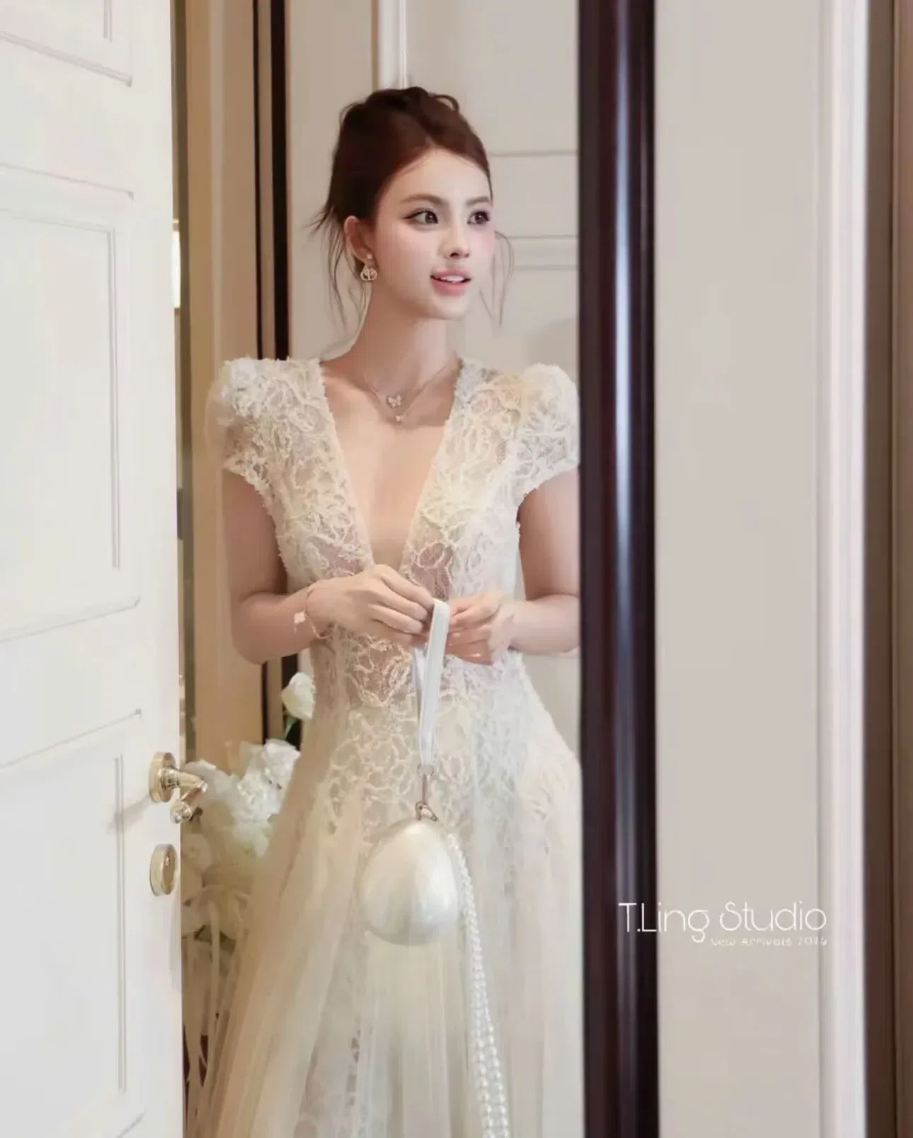Váy dài ren cổ V tay ngắn 3