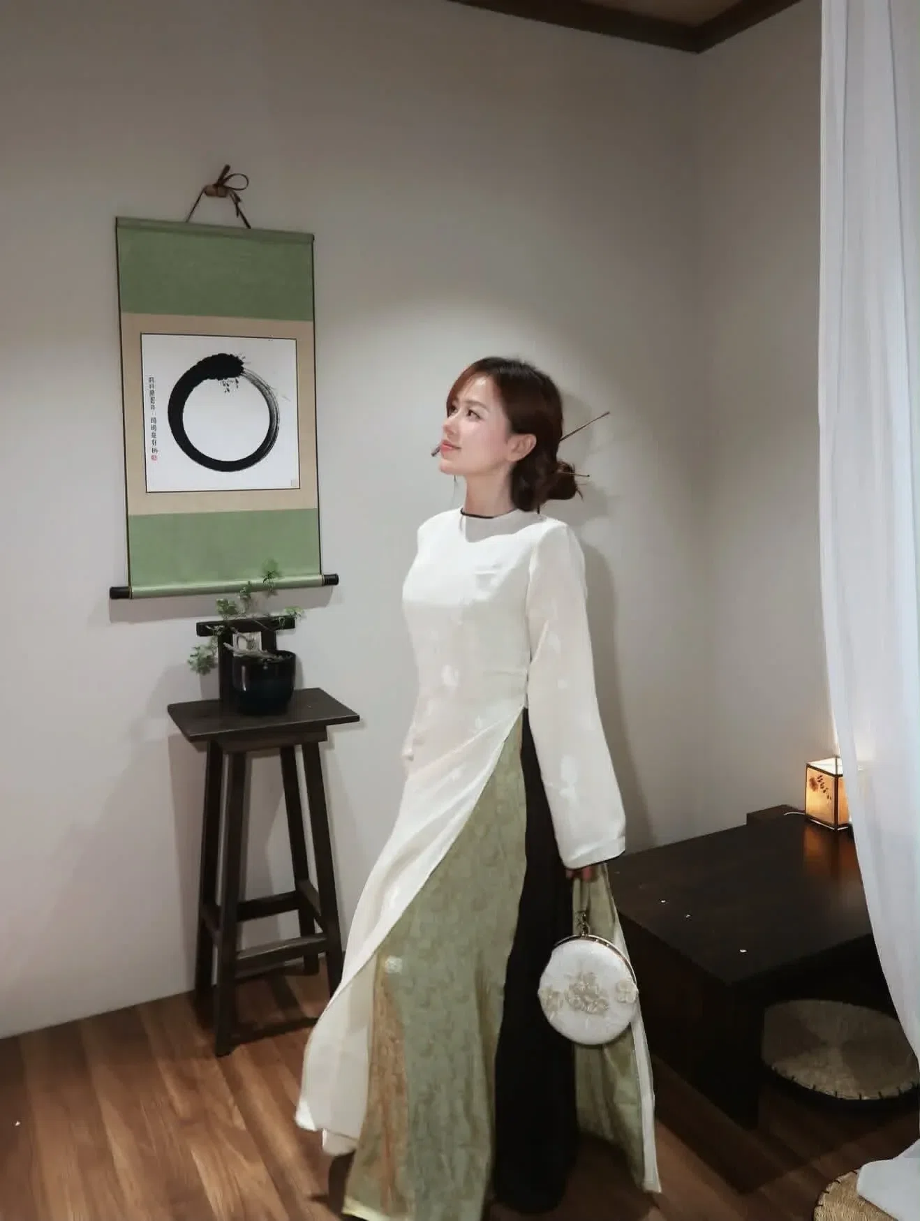 Áo xinh cổ mặc e có bán nhaaa . 650/set e có đủ size s/m ạ . 2