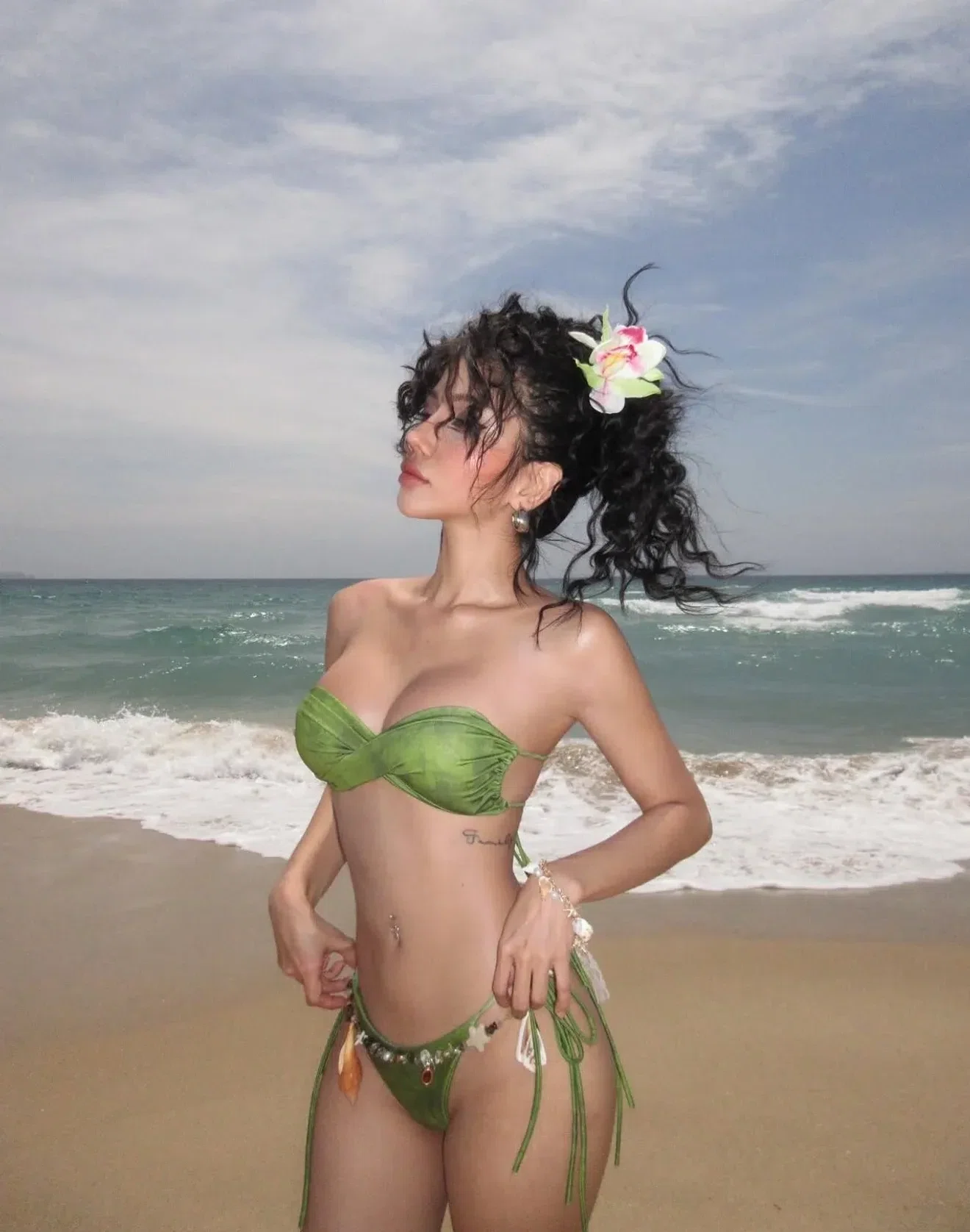 Ceri Bikini 2