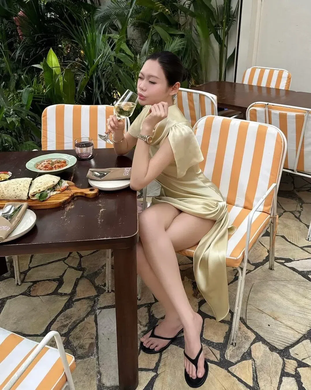 Cam kết váy chính hãng 2