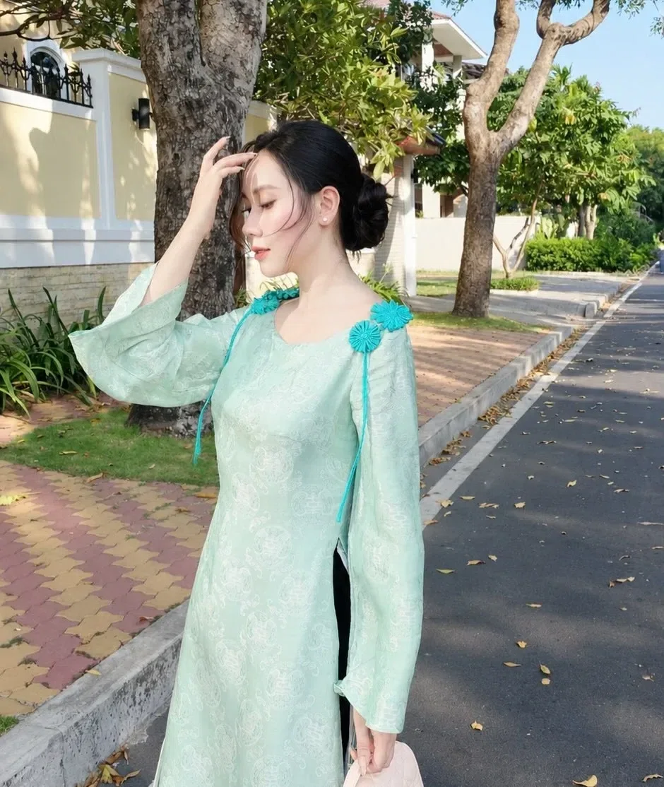 SET ÁO DÀI 4 TÀ LỤA GẤM XANH NGỌC 2
