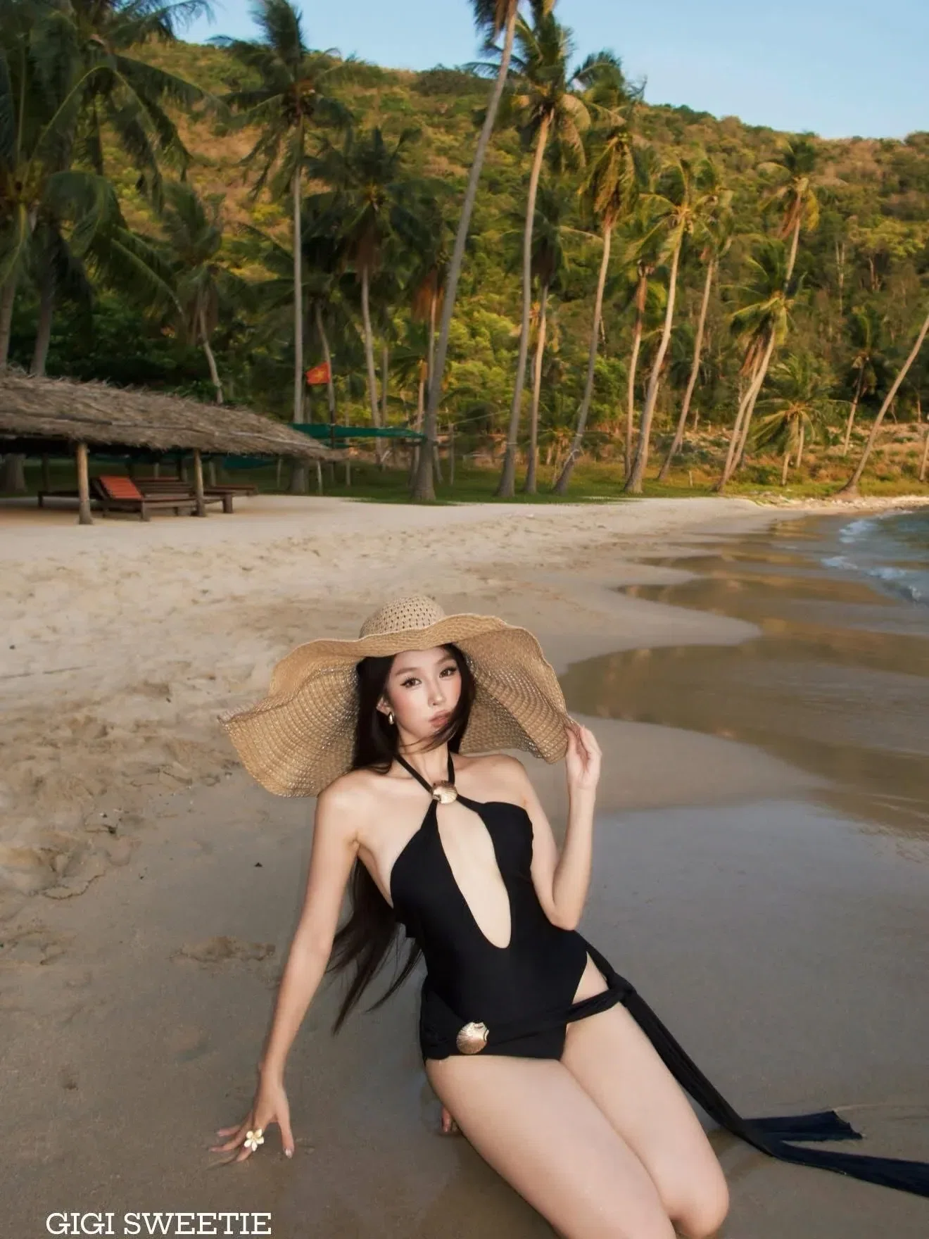 Venus Noir Bodysuit - size L 4