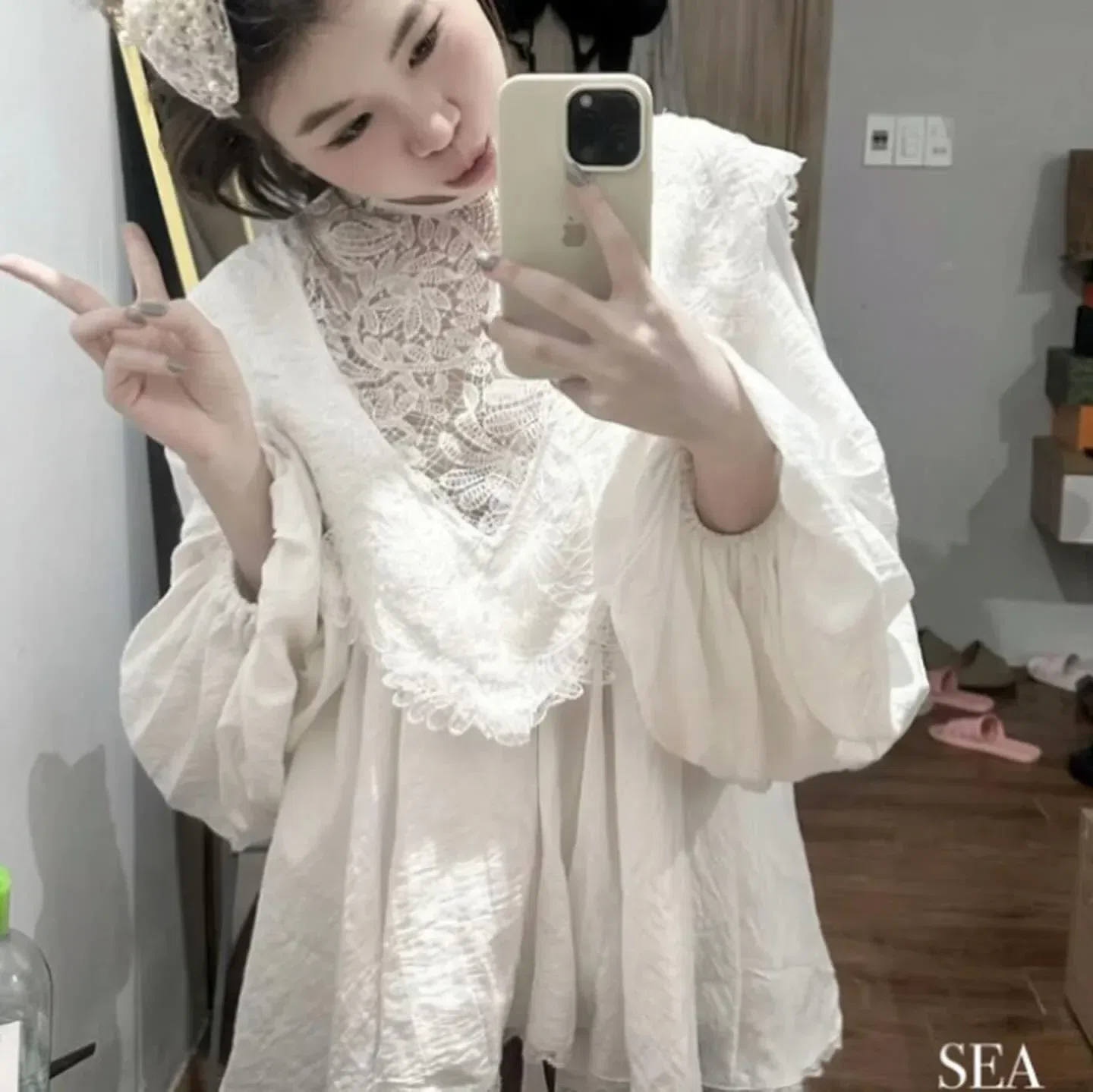 Áo Thô Đũi Dáng Babydoll Pha Ren Tay Dài 1