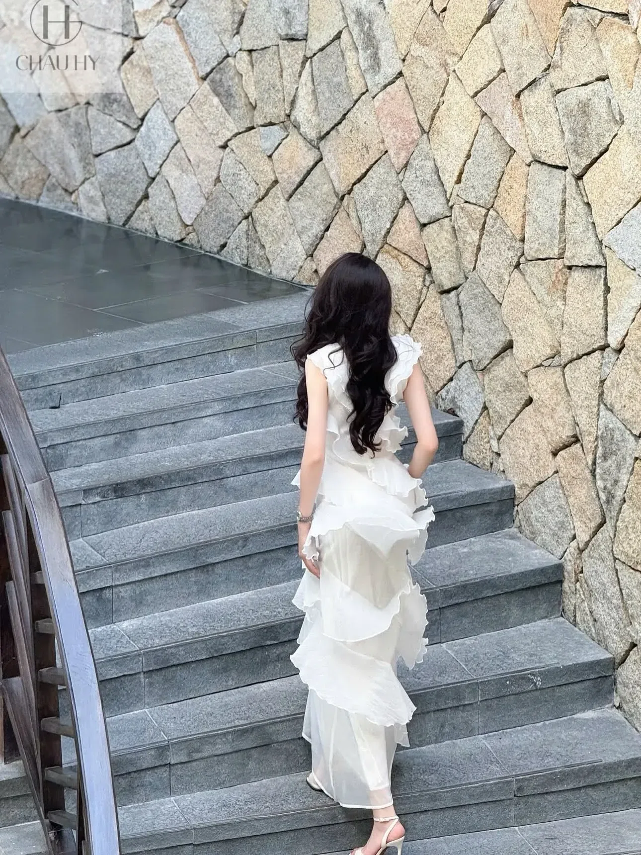 Đồ hè năm nay xinh lắm ạ💐🌷
__________________________
𝐌𝐚̂̃𝐮 𝐭𝐡𝐮𝐞̂: 𝟑𝟓 3