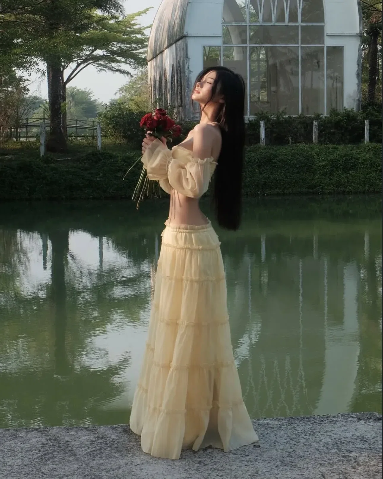 Áo croptop tay dài x Chân váy bèo dài 4