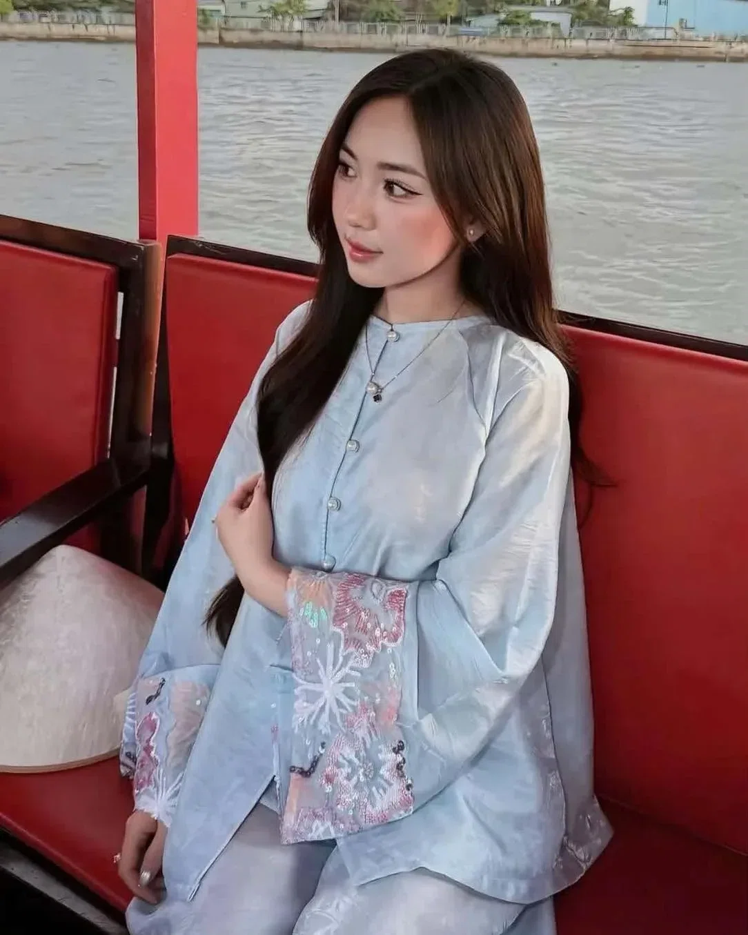 🦢 Brand:

Chi phí thuê: 140.000/ 24h
Giá niêm yết:
Size: S M

Đặt lịch giữ mẫu  3