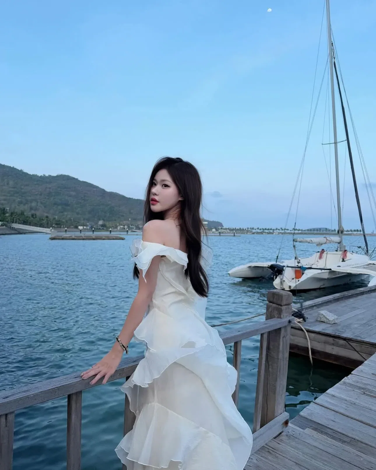 Váy trễ vai bèo dáng dài 2