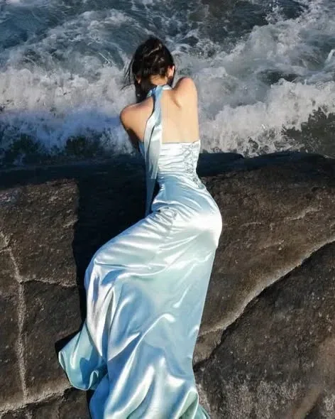 Roselia Dress 1-day rental 4