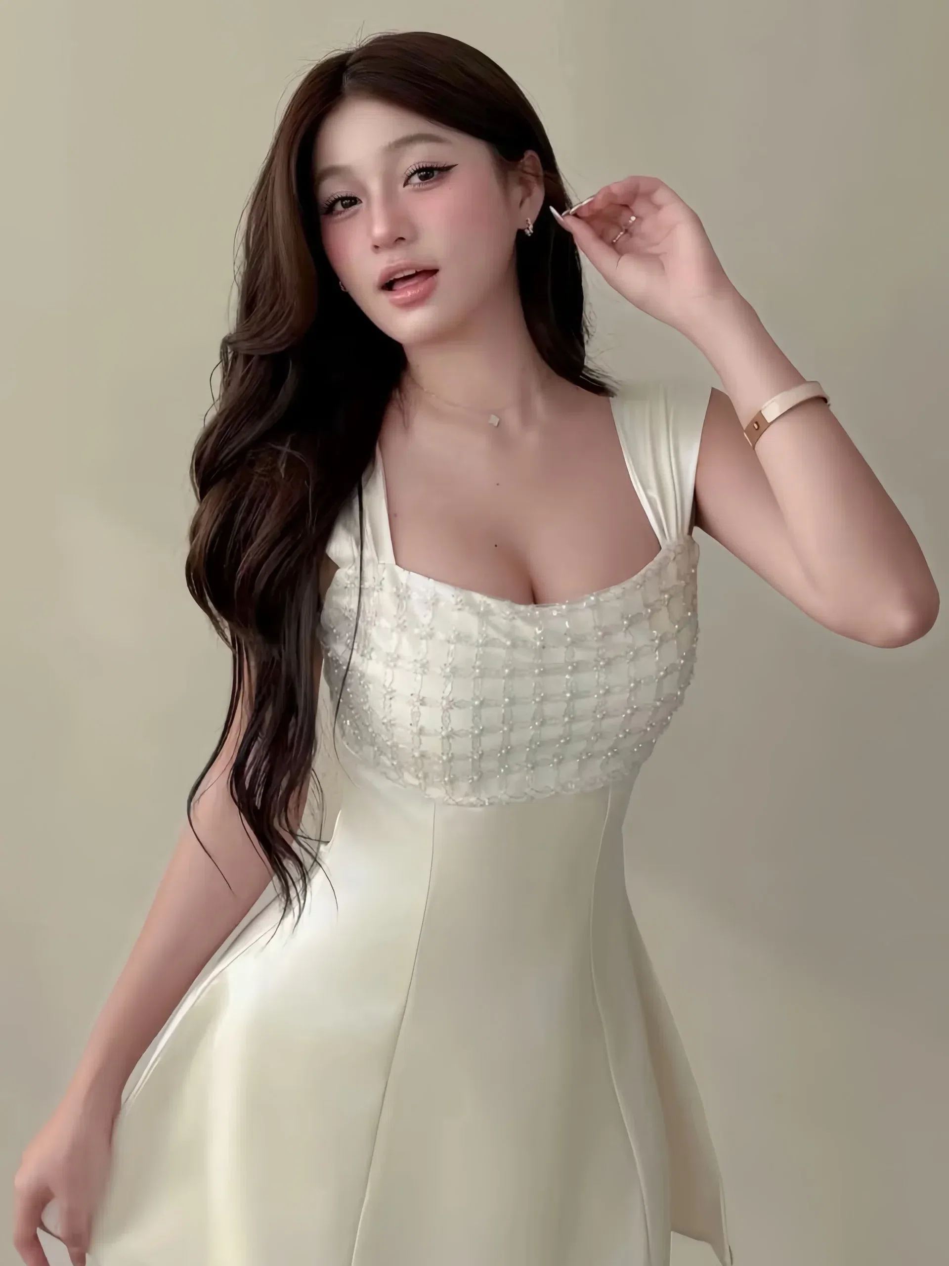 Đầm lụa phối kim sa dáng ngắn basic 3