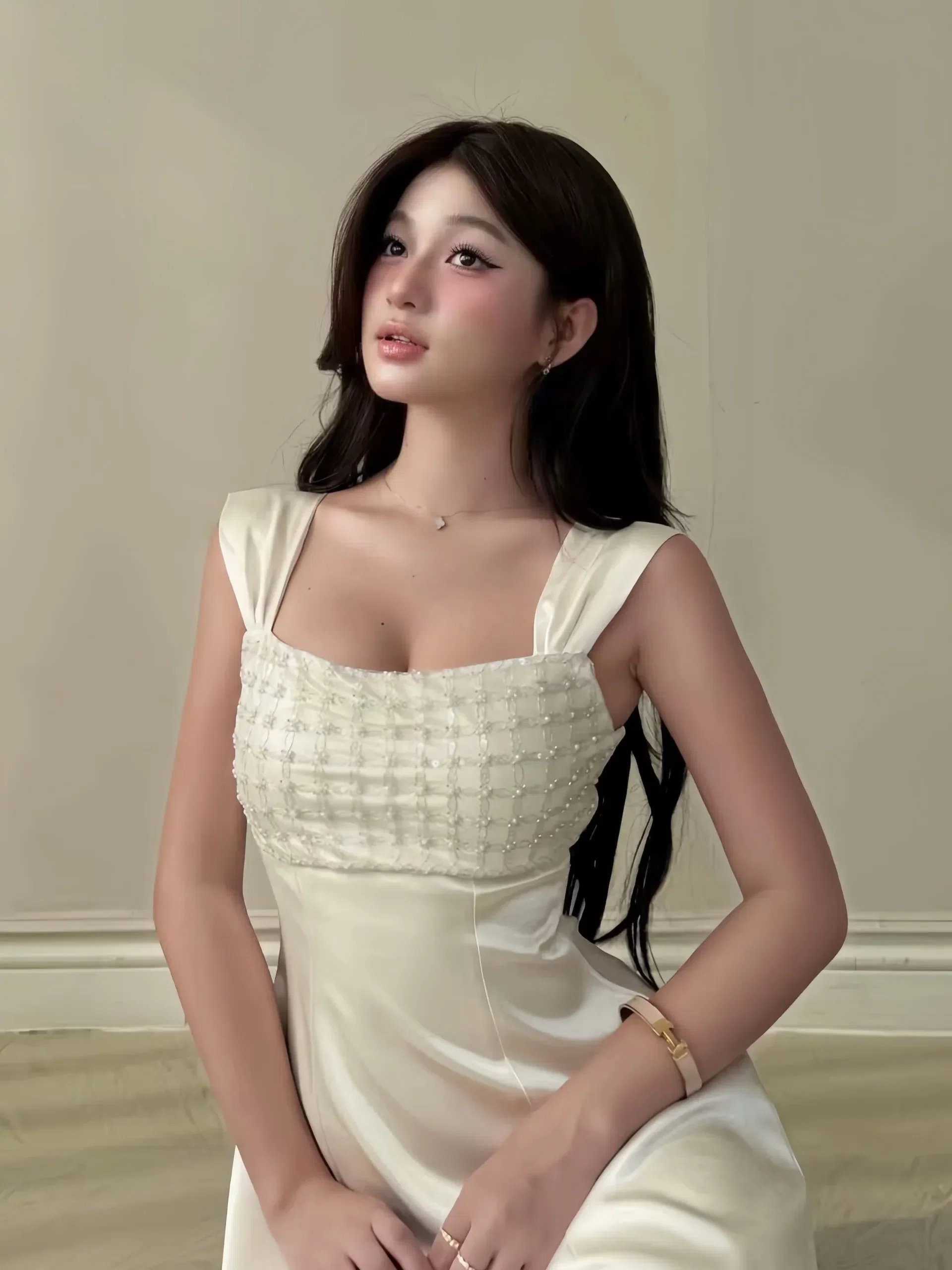 Đầm lụa phối kim sa dáng ngắn basic 2