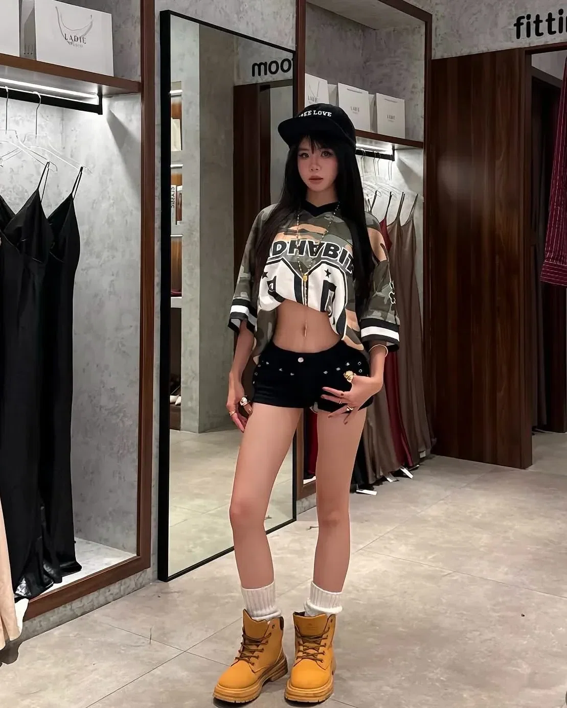 Quần đã xịn lại còn dc thuê free phụ kiện thắt lưng đá cỡ nì😍 4