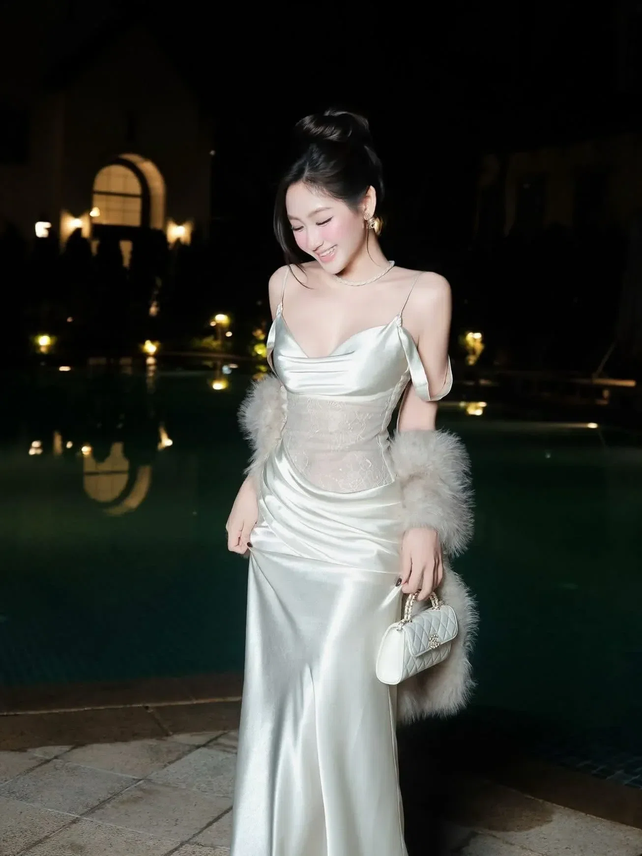 Brand: @thao_bibii Váy lụa kem Tbb 1