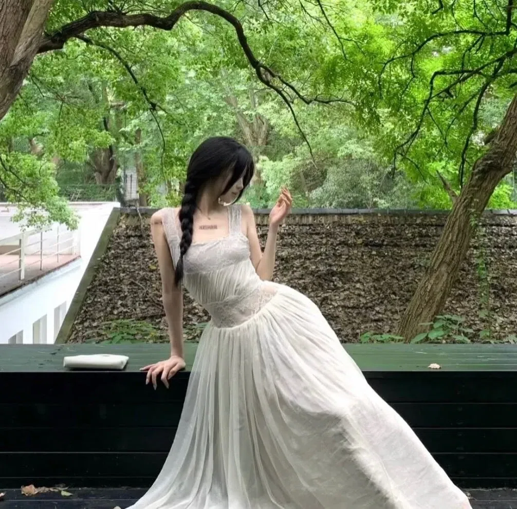 VÁY REN TRẮNG HỞ LƯNG 4