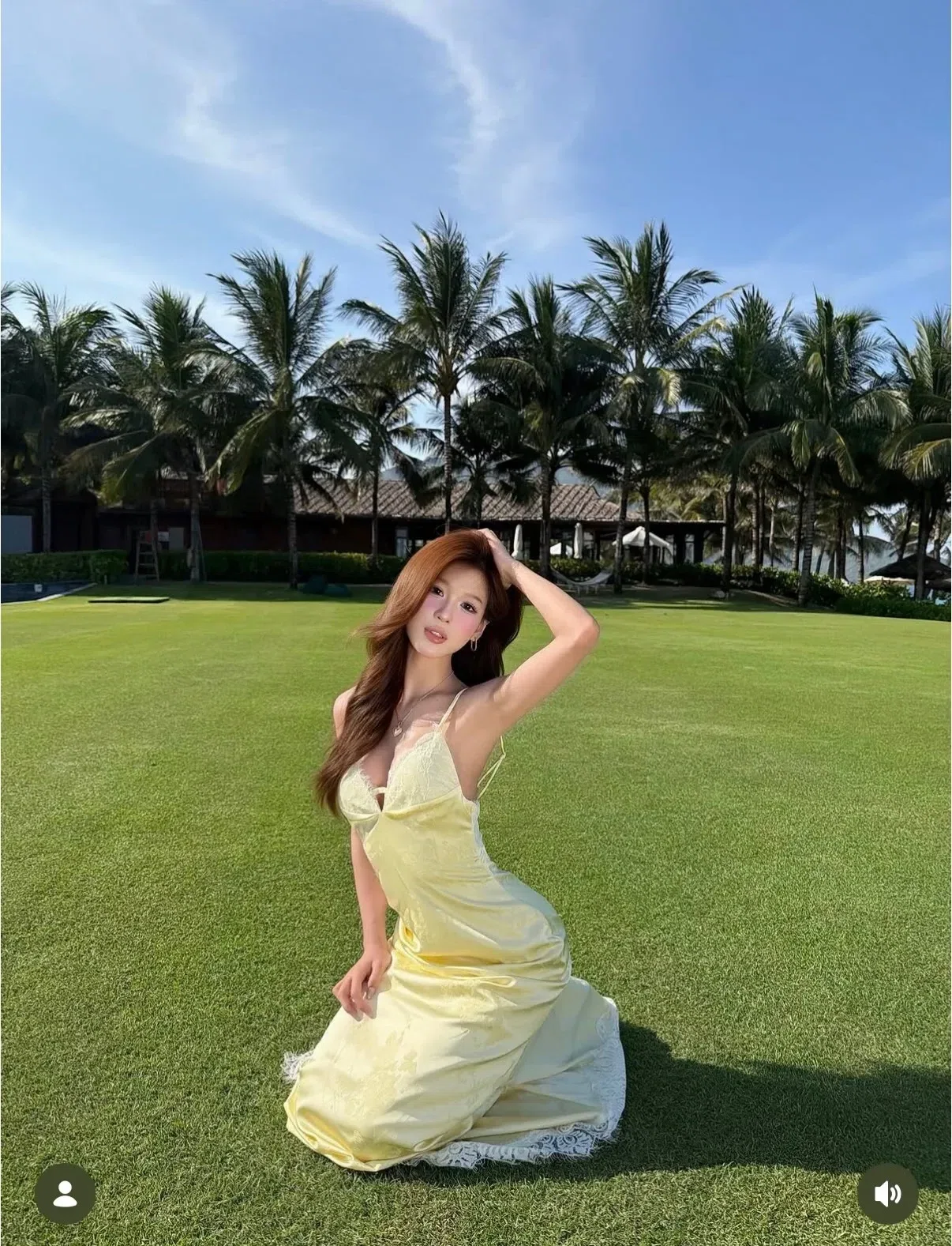 Dahlia Dress - size L 2
