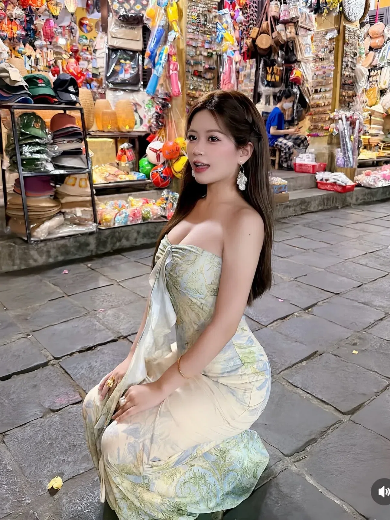 Đồ hè năm nay xinh lắm ạ💐🌷
__________________________
𝐌𝐚̂̃𝐮 𝐭𝐡𝐮𝐞̂: 𝟑𝟓 1