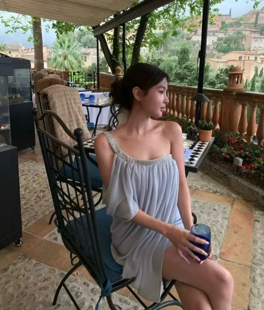ĐẦM TRỄ VAI XANH 4