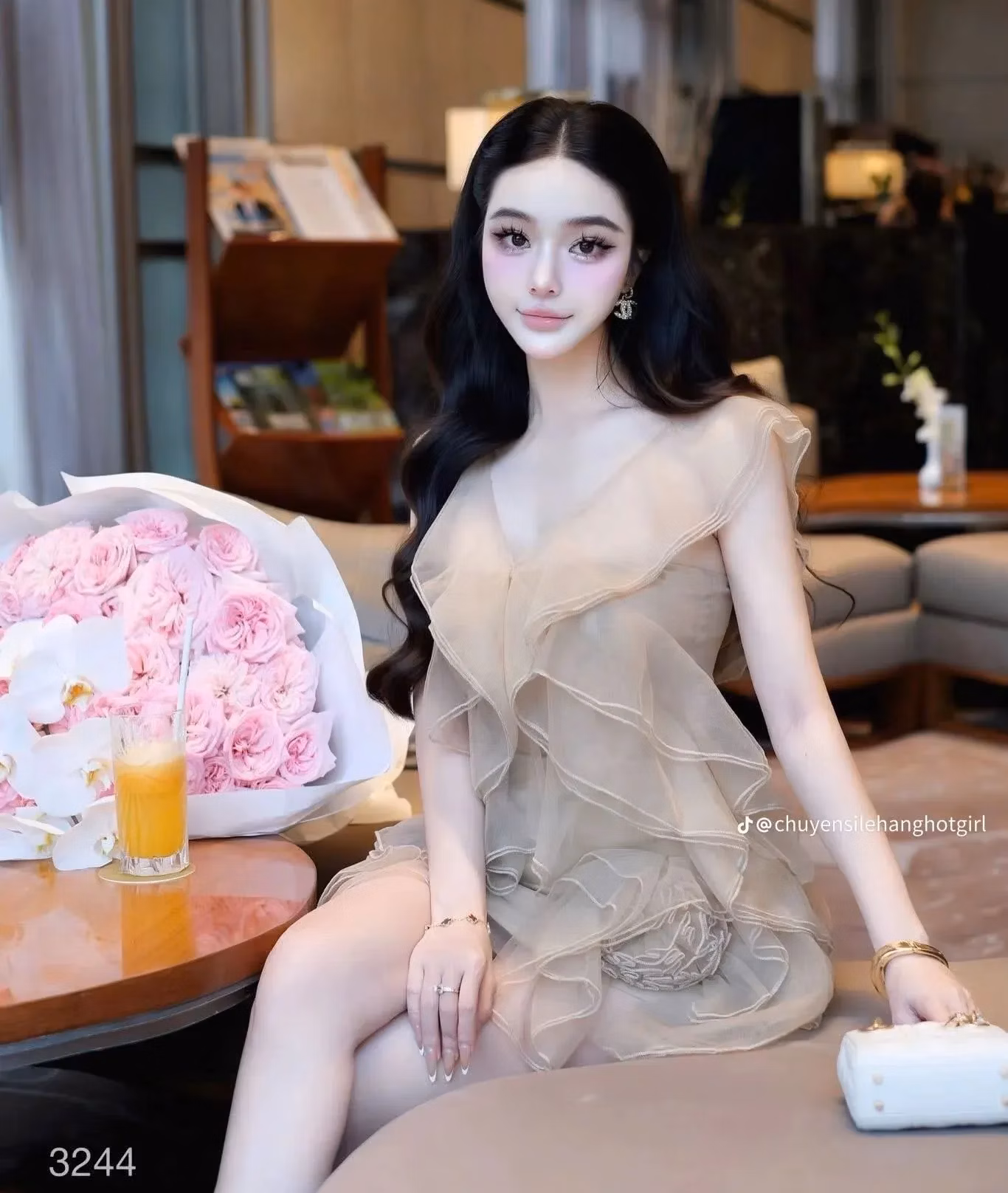 VÁY BÈO HOA NÂU NUDE 2