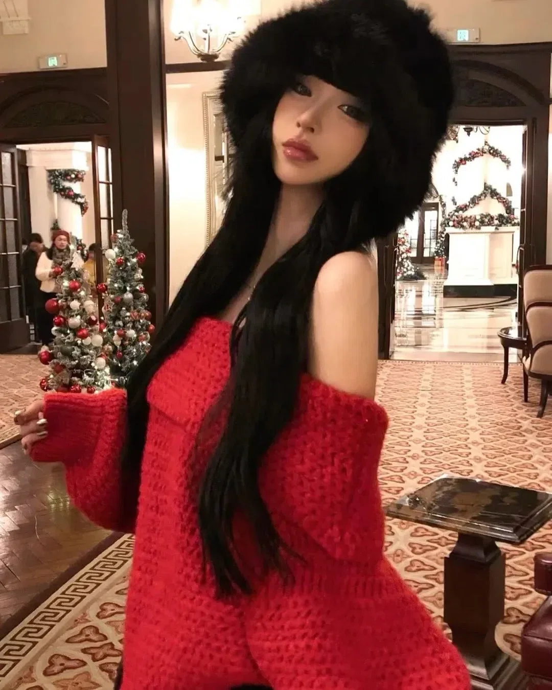 Diện đồ đỏ đón tết thui cả nhà 3
