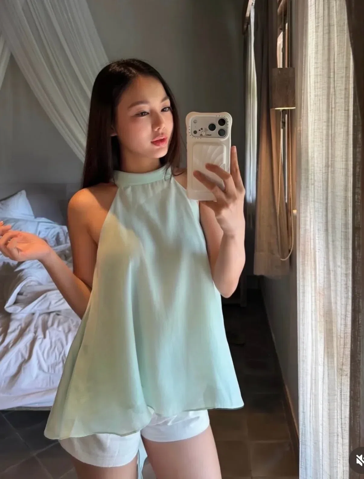Cho thuê áo yếm xanh tiffany Cullot - size L 10