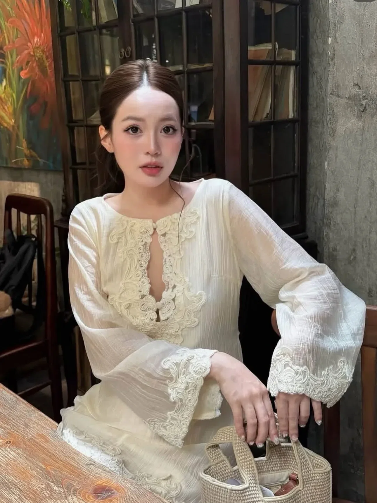 V655 Đầm ren tay dài 7
