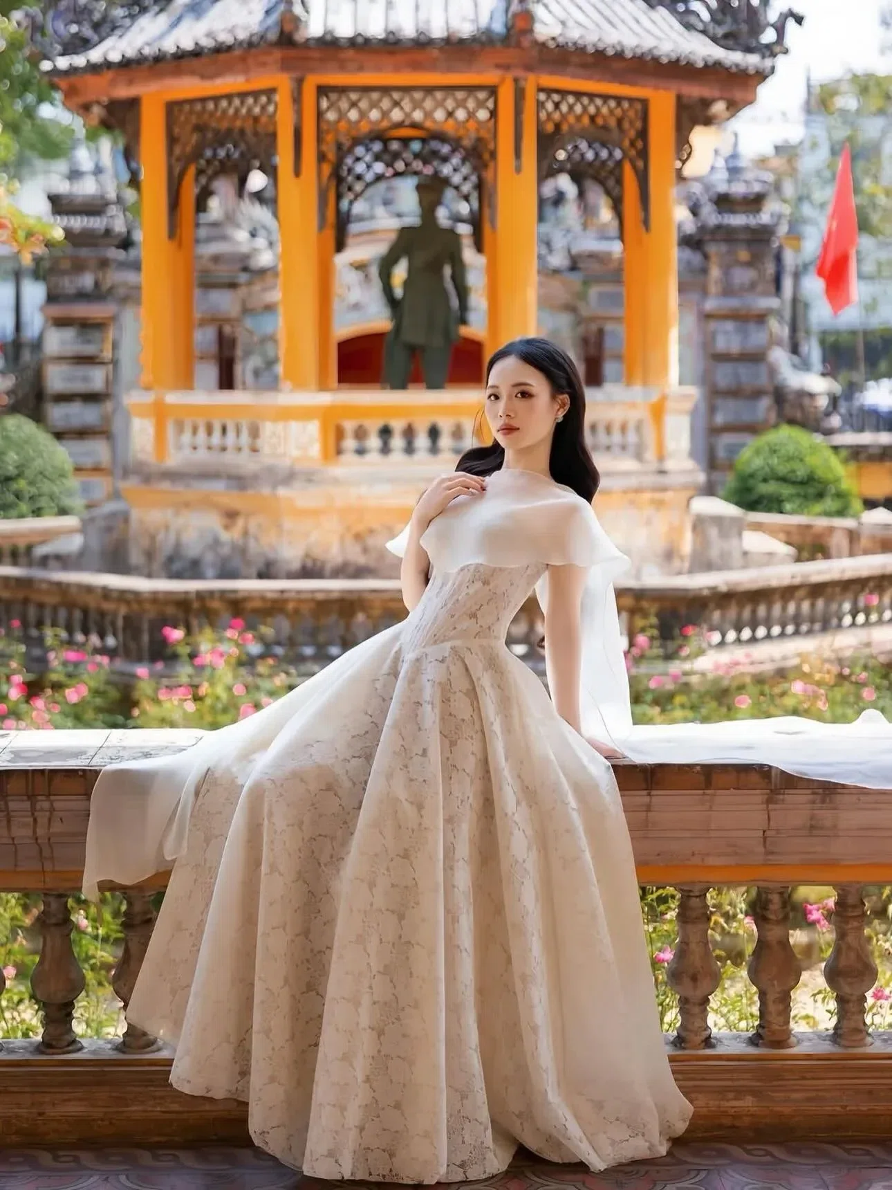 SOVINTAGE HOUSE V358 OLIANA Đầm ren tay dài & V341 CELINA Đầm ren kèm khoác 5