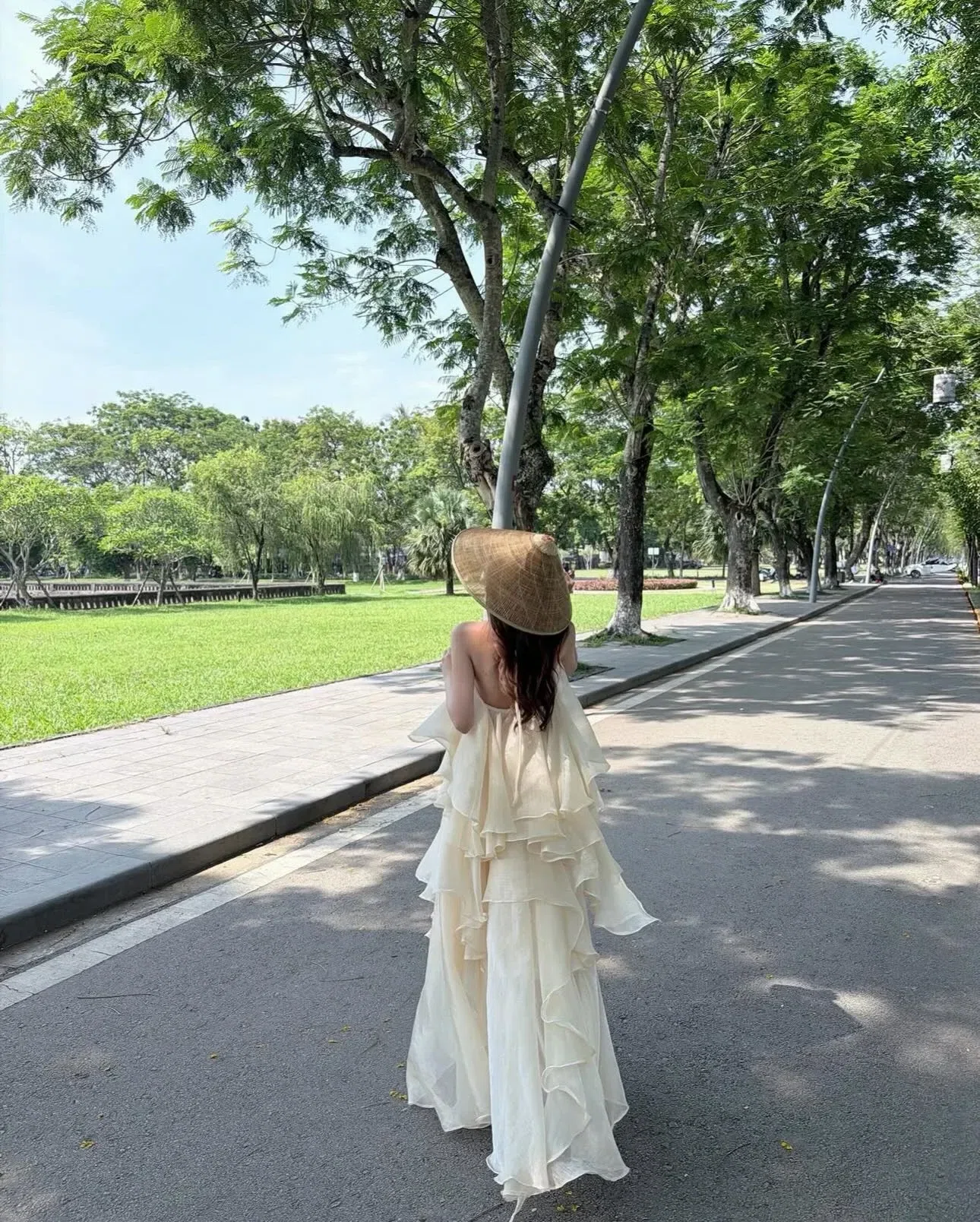 Maxi tơ sóng cổ yếm 4