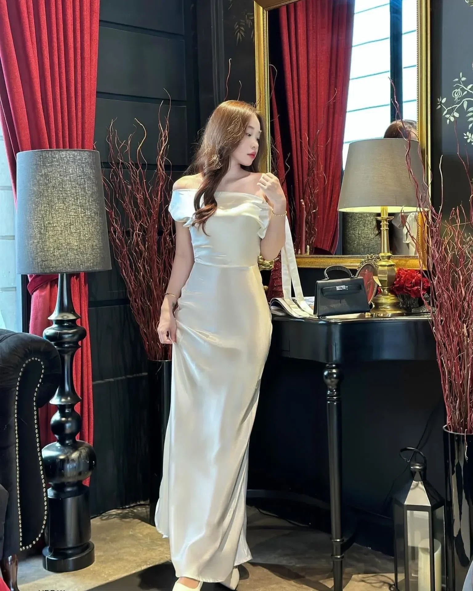 Tiệm sẵn ạ🌷
__________________________
𝐌𝐚̂̃𝐮 𝐭𝐡𝐮𝐞̂: 𝟑𝟓𝐊/𝟏 𝐧𝐠𝐚̀𝐲 4