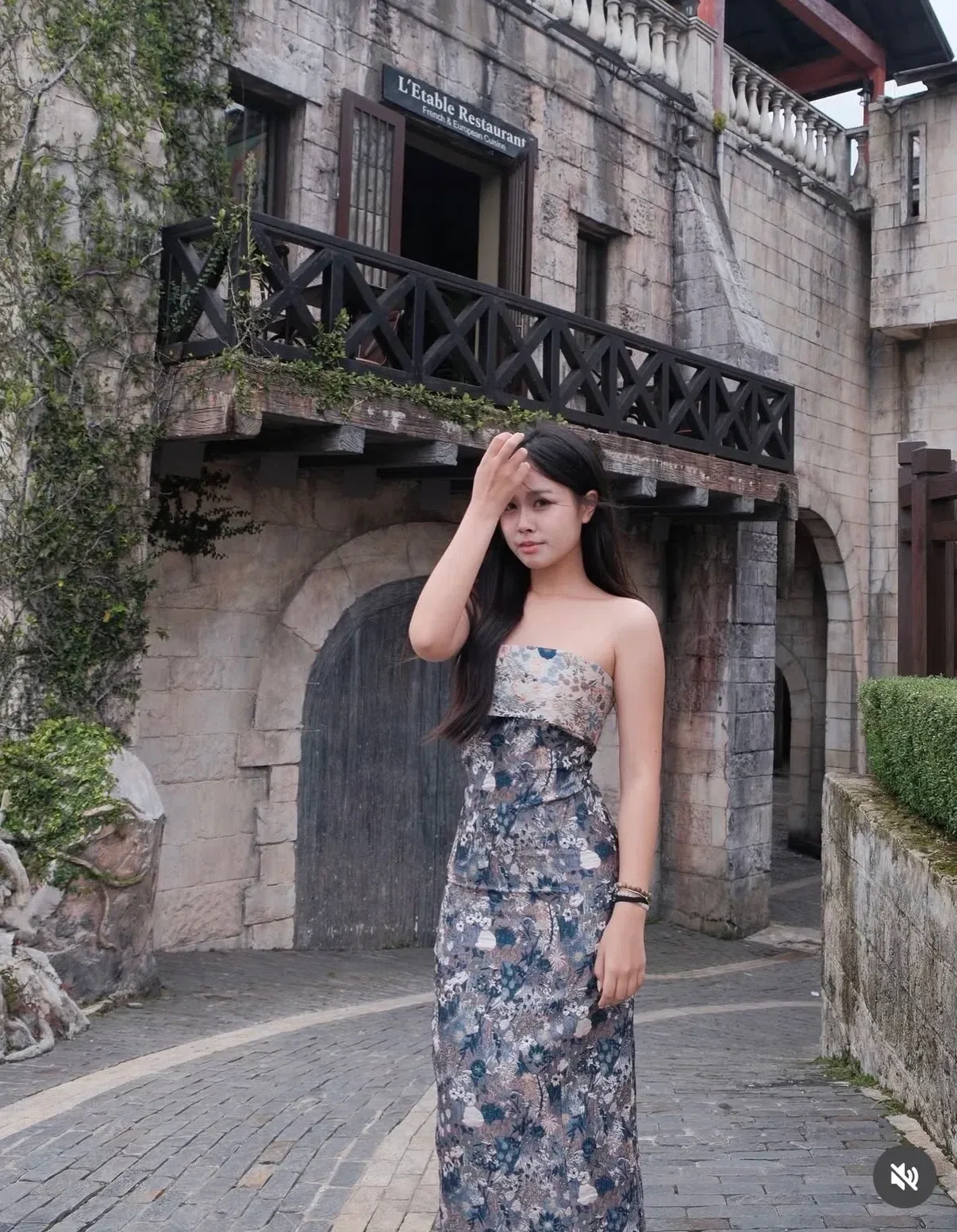 Dạ Lam - size M (ngực 90 eo 70) 4