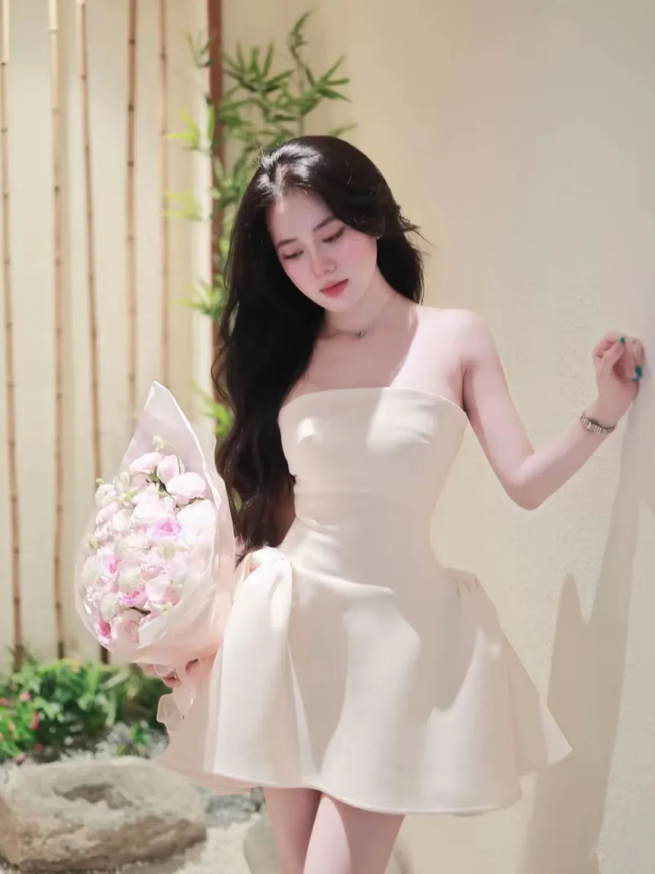 Đầm nơ hông trắng chouchou 3