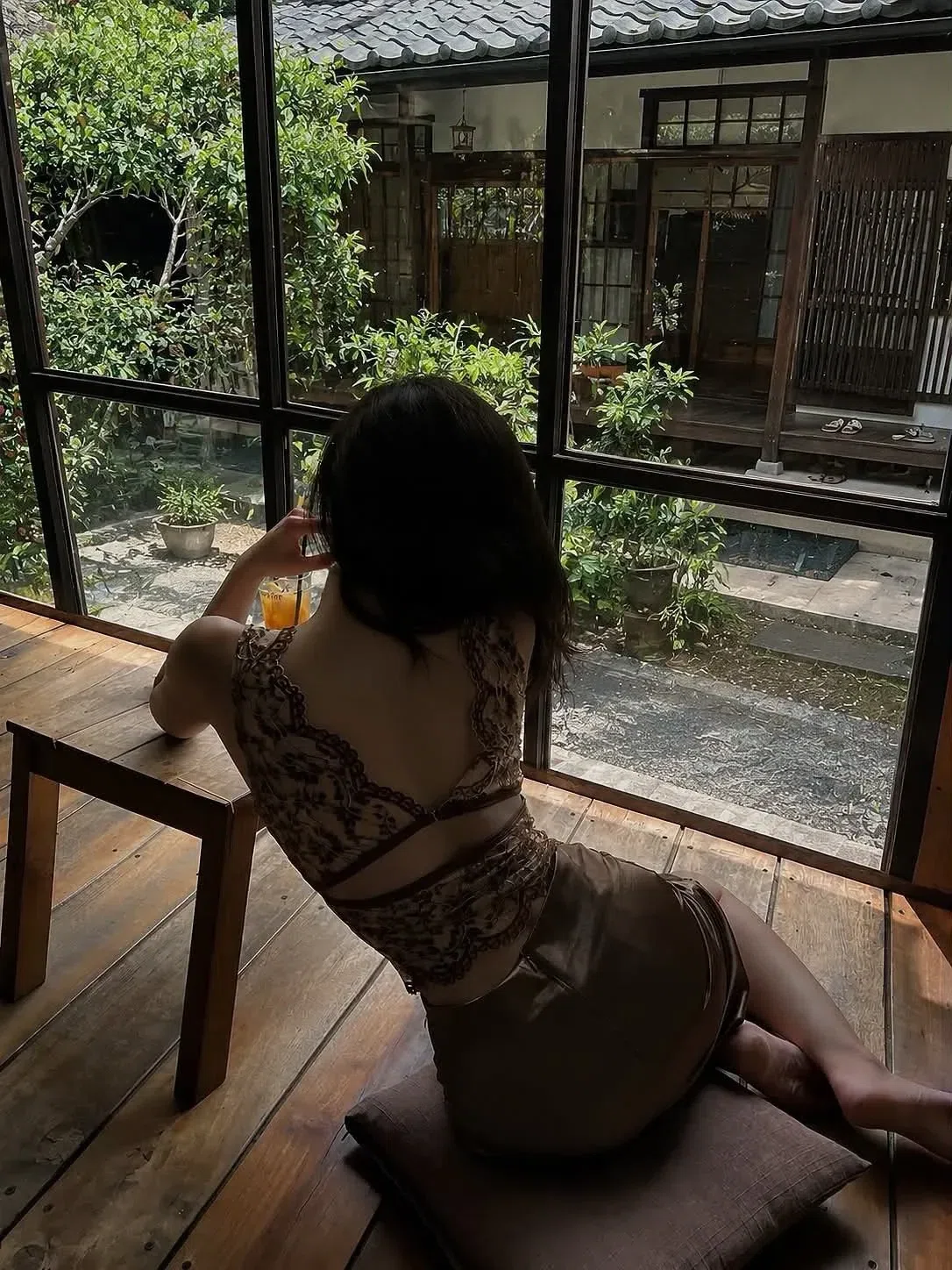Áo váy lụa nâu 3