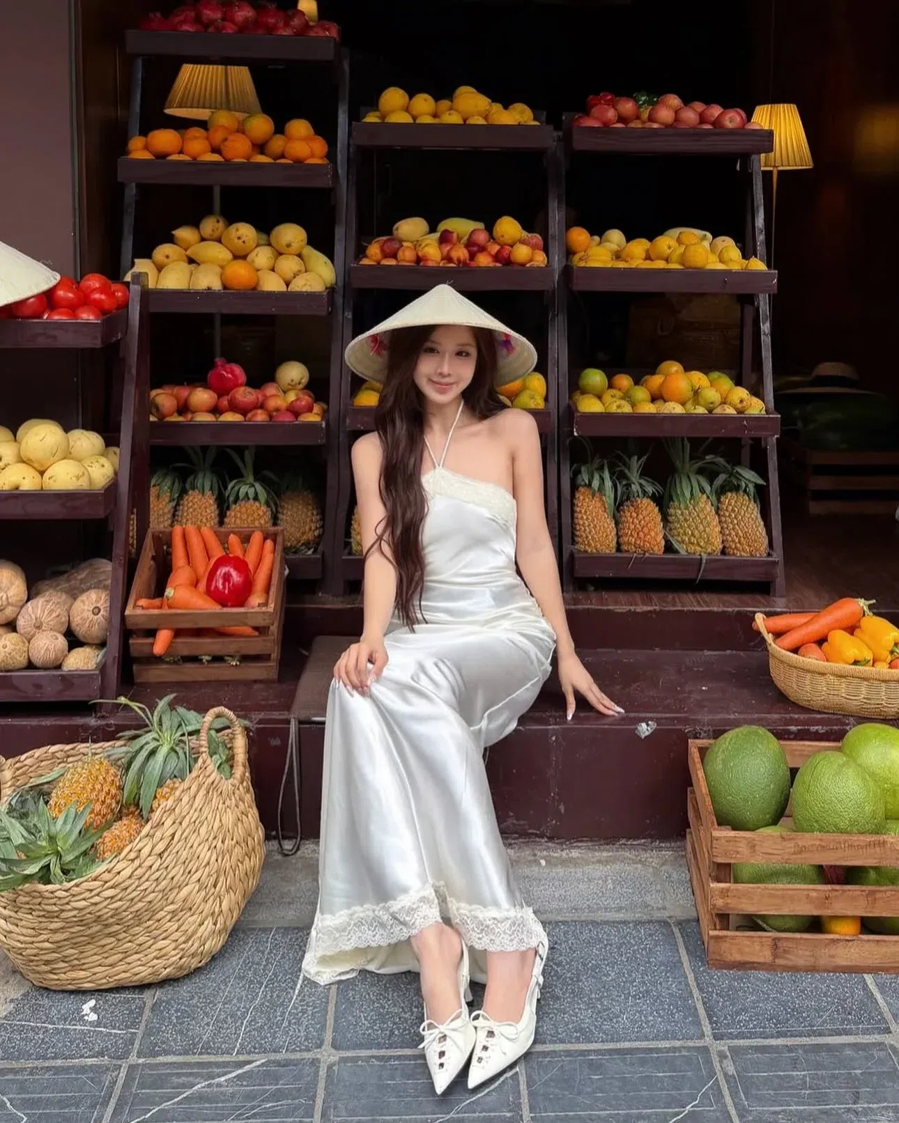 Váy lụa cổ yếm ren nhún eo 3