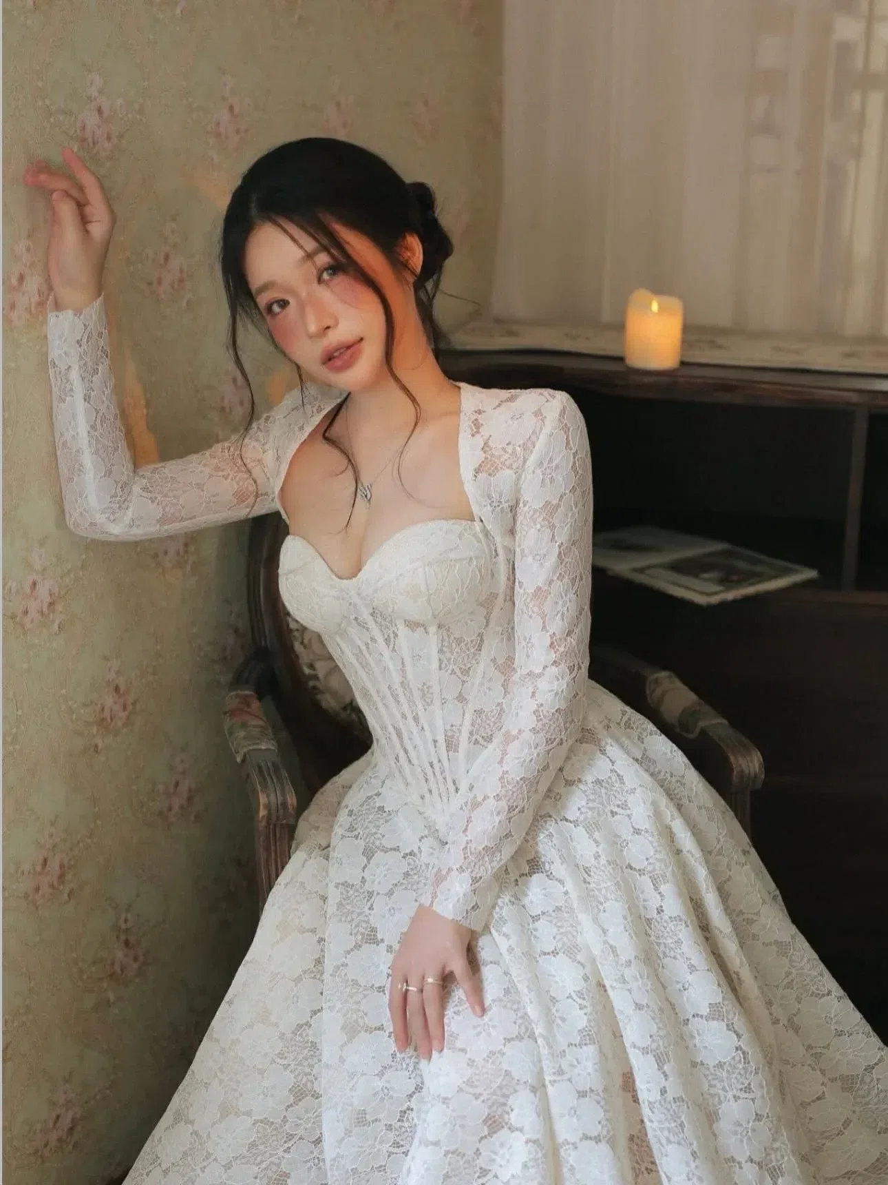 SOVINTAGE HOUSE V358 OLIANA Đầm ren tay dài & V341 CELINA Đầm ren kèm khoác 1