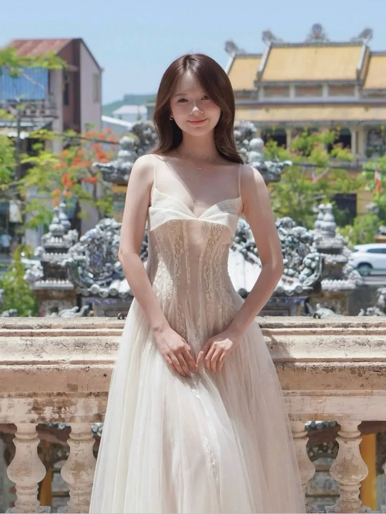 V591 HERA Đầm ren hoa Sò 3