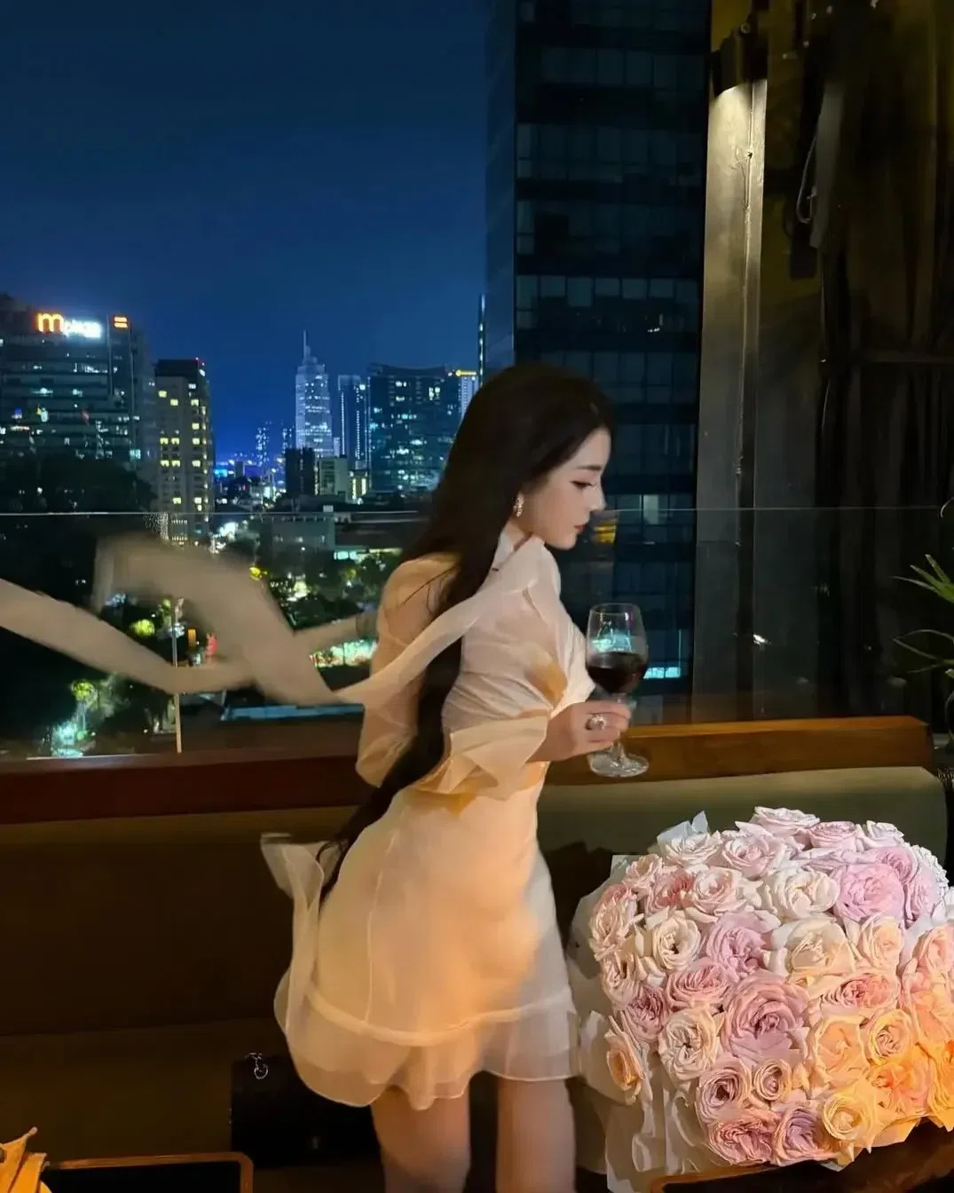 Váy tơ dài tay choàng cổ 2