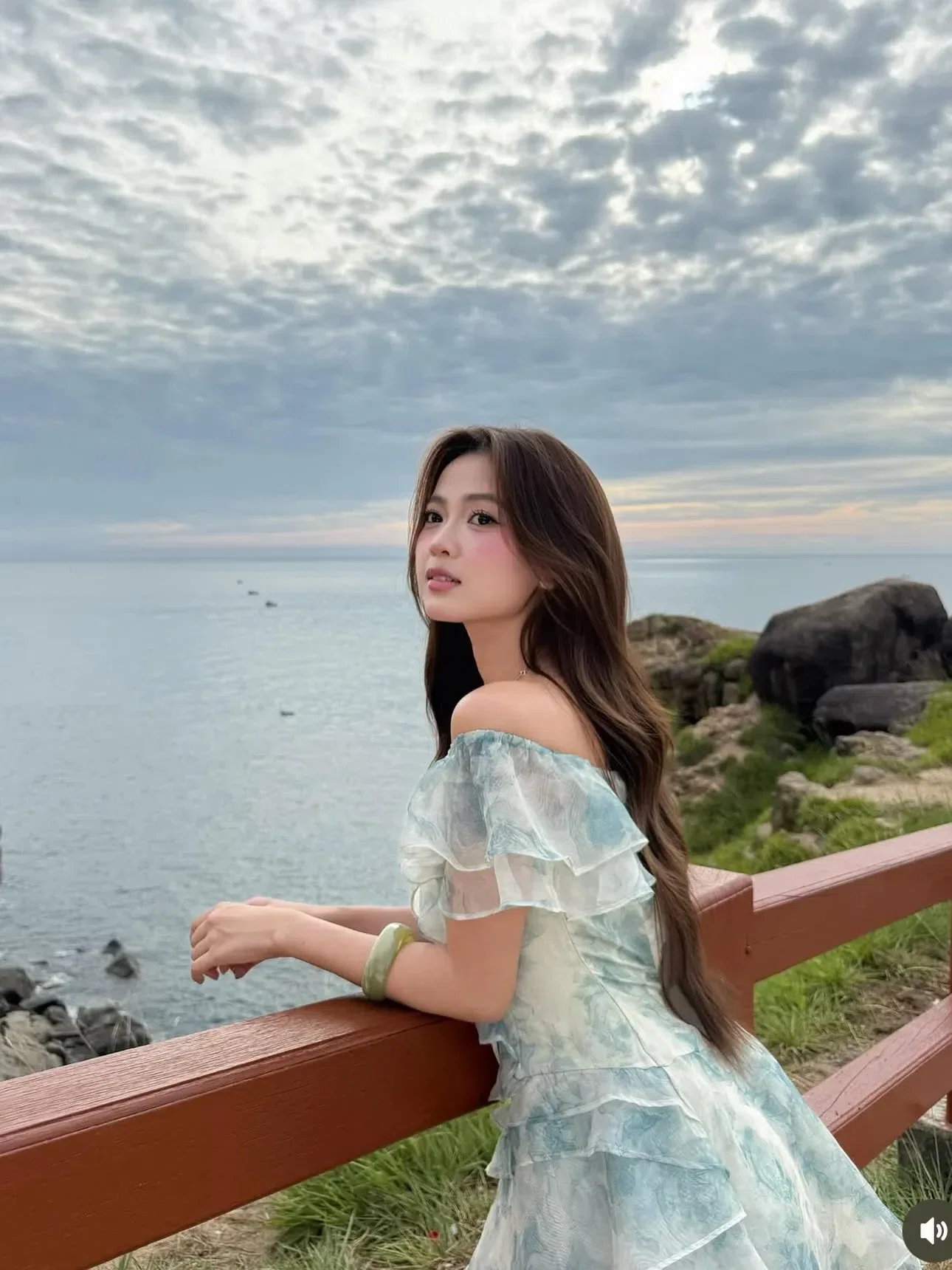 Đồ hè năm nay xinh lắm ạ💐🌷
__________________________
𝐌𝐚̂̃𝐮 𝐭𝐡𝐮𝐞̂: 𝟑𝟓 5