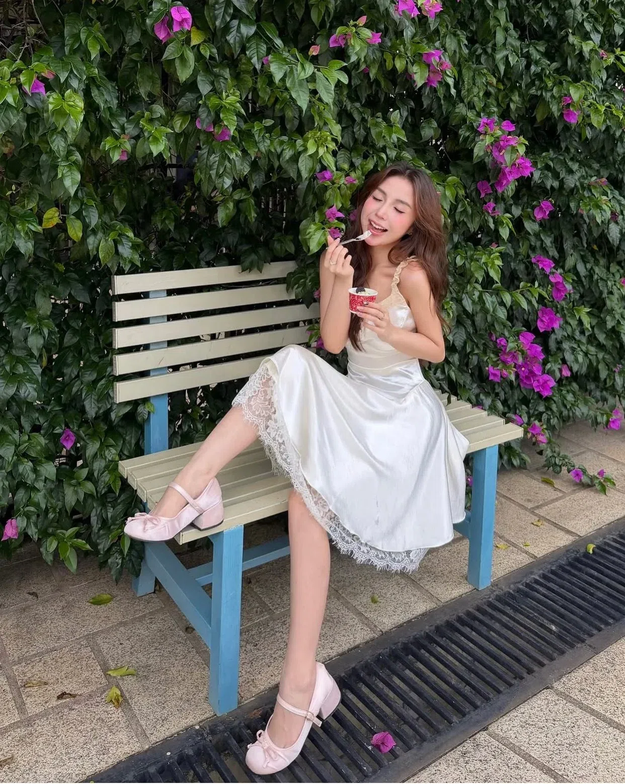 ĐẦM LỤA KEM DÂY HOA 4
