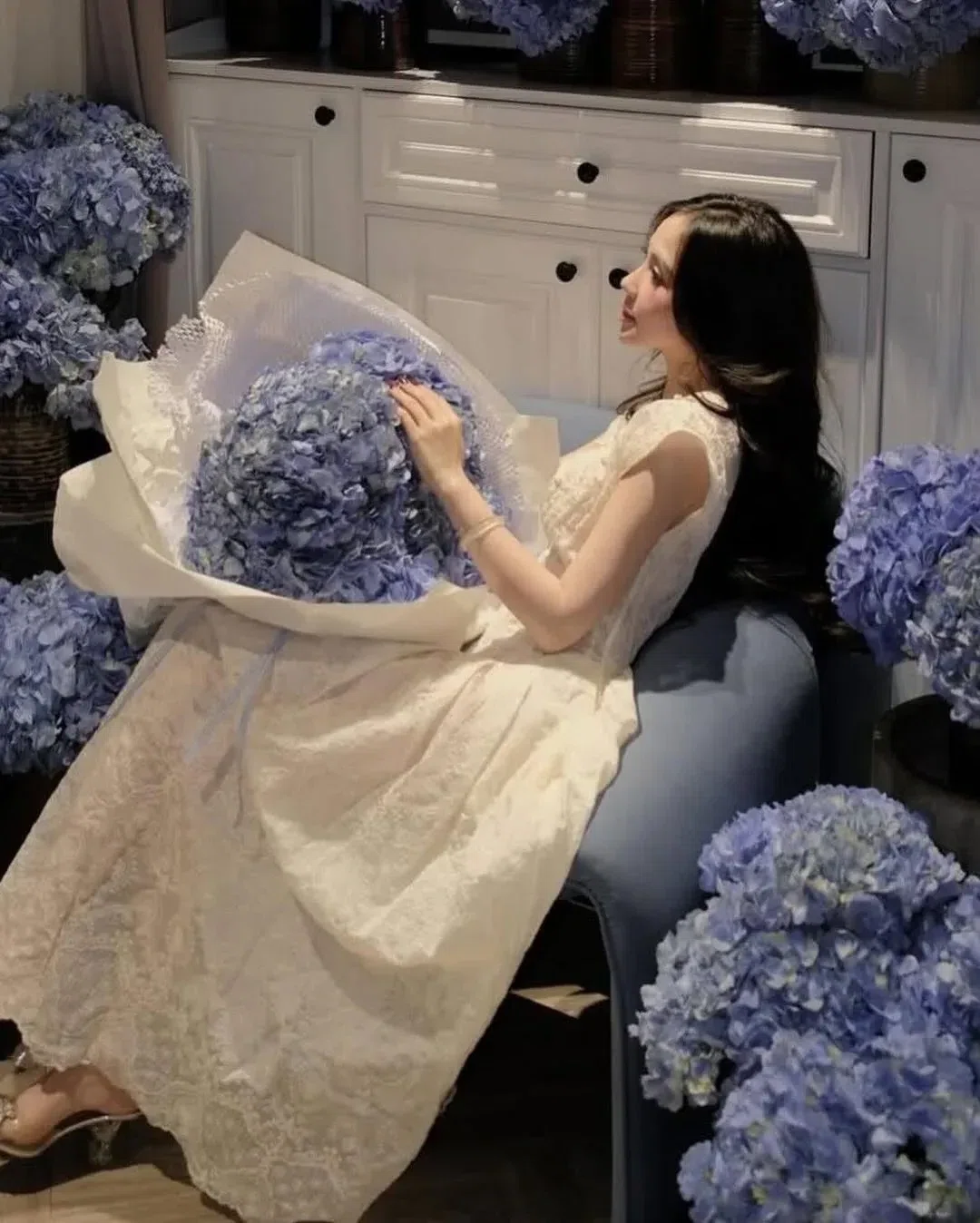Đầm Thi nhà Feng.atelier tiệm sẵn màu xanh lá + be + đen cực xinhh ạ 14