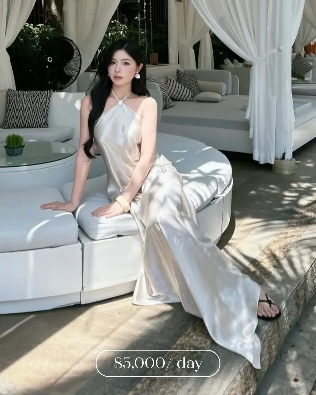 Đầm yếm lụa cổ đá nhún hông 1