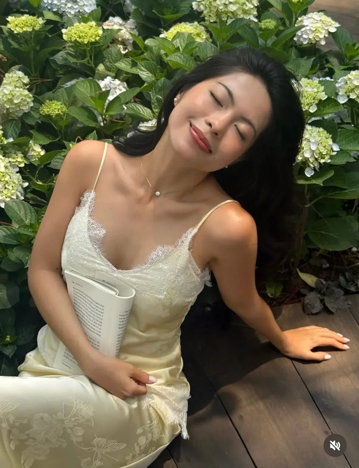 set lụa vàng gà con may 𝑁𝑎̀𝑛𝑔 𝑆𝑢̛𝑜̛𝑛𝑔 9