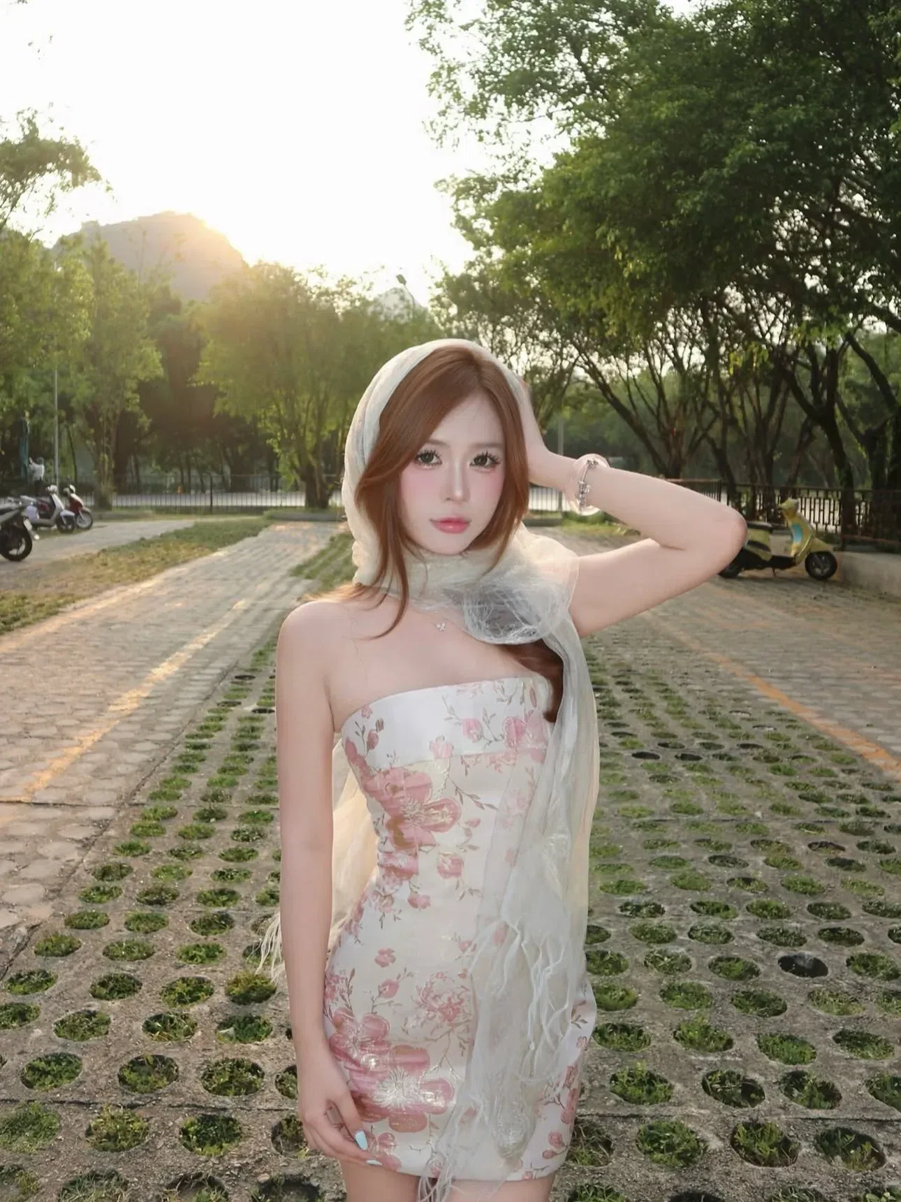 Brand: Alyss, Item Name: Lyra váy gấm hồng 3
